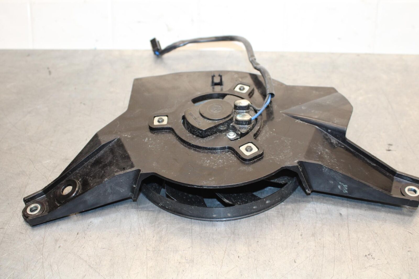 22-23 YAMAHA YZF R7 ENGINE RADIATOR COOLING FAN BB583