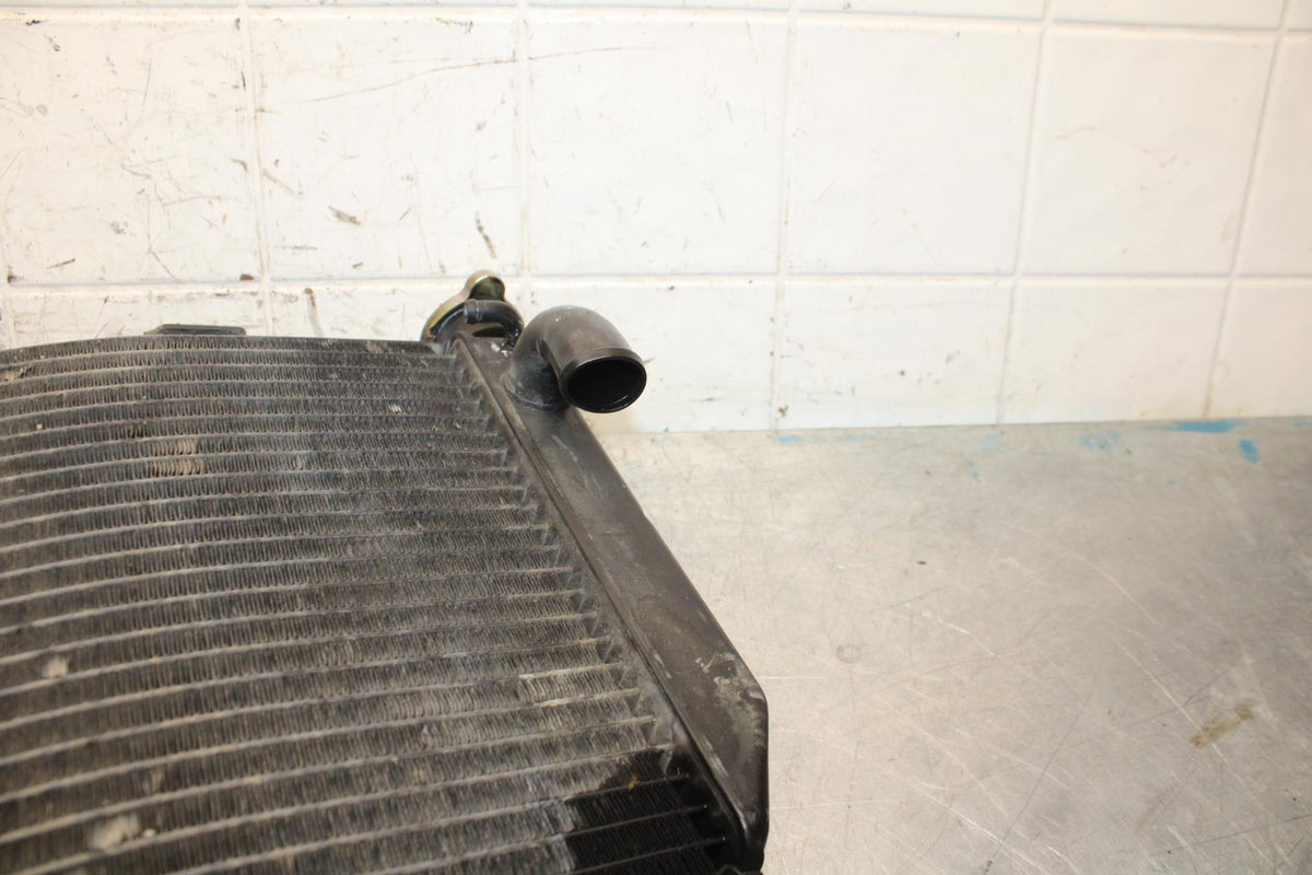 2000 Honda CBR600F4 ENGINE RADIATOR COOLING RADIATER 19010-MBW-671 BB552