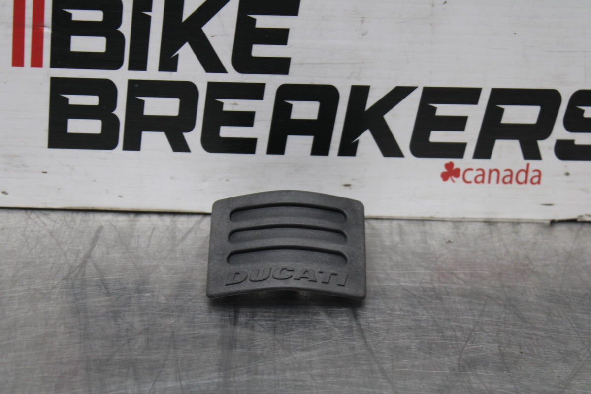 05 DUCATI SUPERSPORT 800 FRONT CENTER COWL FAIRING BB913