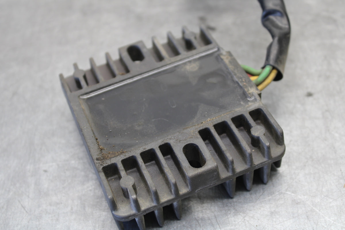 05-06 HONDA CBR600RR RECTIFIER VOLTAGE REGULATOR BB689