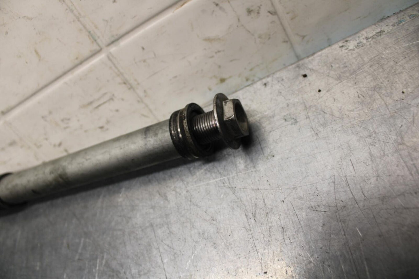 06-07 HONDA CBR1000RR FRONT WHEEL RIM AXLE PIVOT BOLT 44301-MCJ-000 BB75