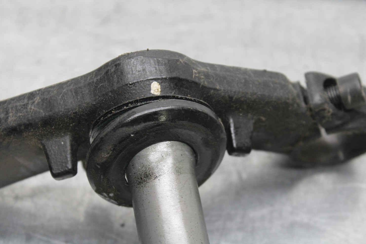 15-16 KAWASAKI EX300 FRONT FORKS CLAMP LOWER TRIPLE TREE STEM BB635