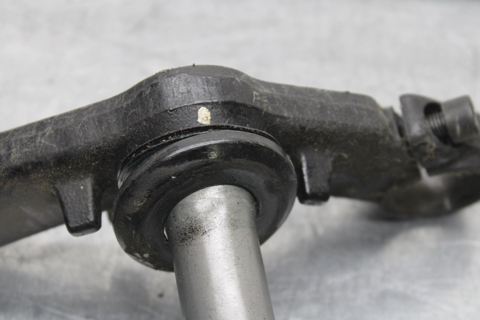 15-16 KAWASAKI EX300 FRONT FORKS CLAMP LOWER TRIPLE TREE STEM BB635