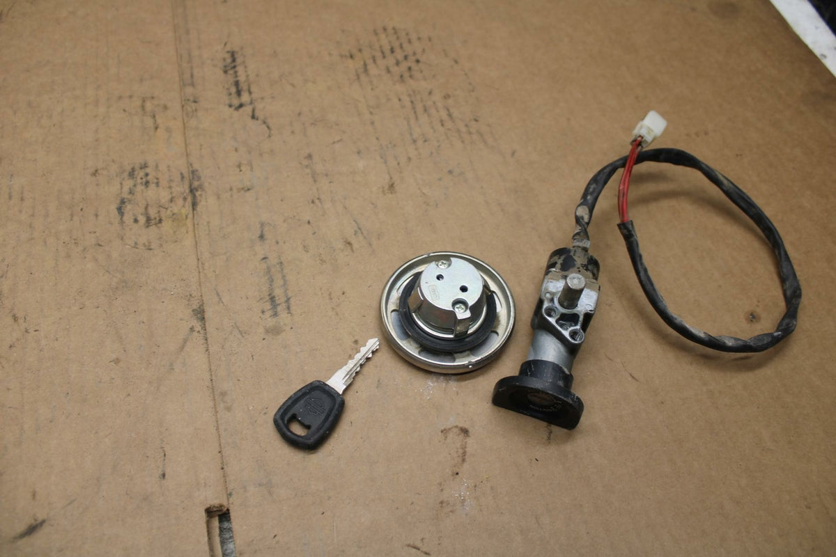 14-20 HARLEY-DAVIDSON STREET 500 IGNITION LOCK KEY SET W/ GAS CAP BB381 