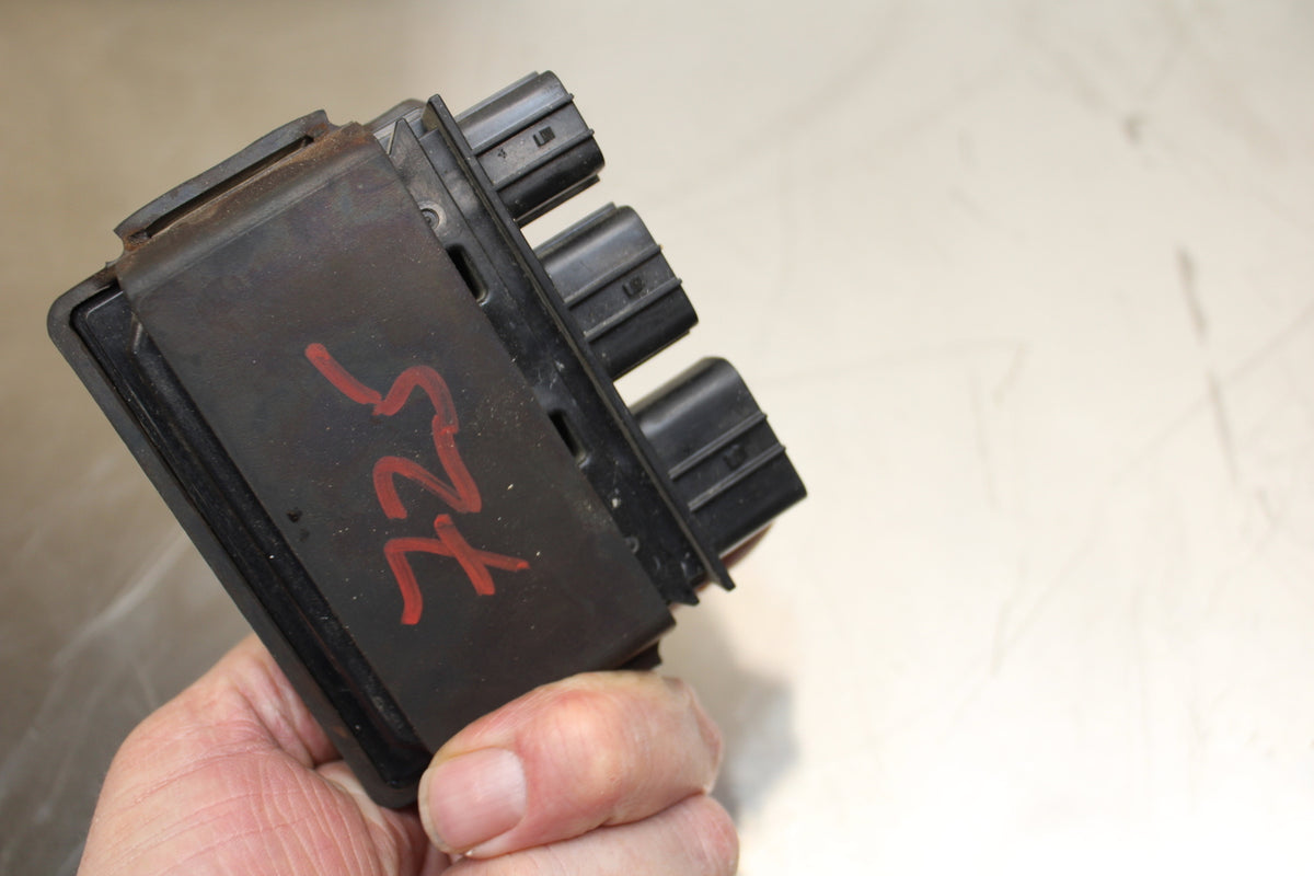 18-24 KAWASAKI NINJA 650 RELAY ASSEMBLY FUSE BOX BB725