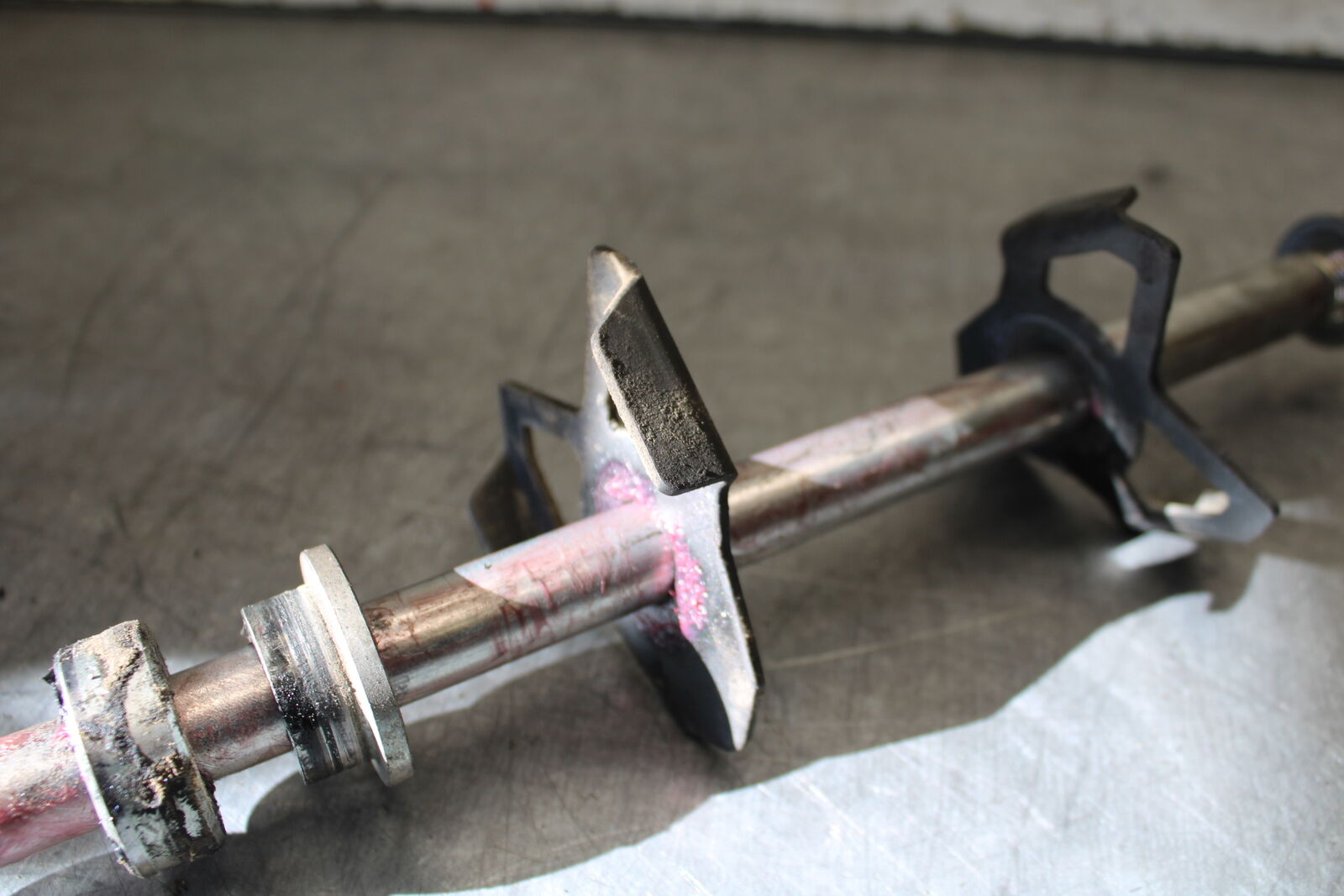 19-22 KAWASAKI Z400 REAR AXLE BACK WHEEL RIM PIVOT BOLT AXEL BB708
