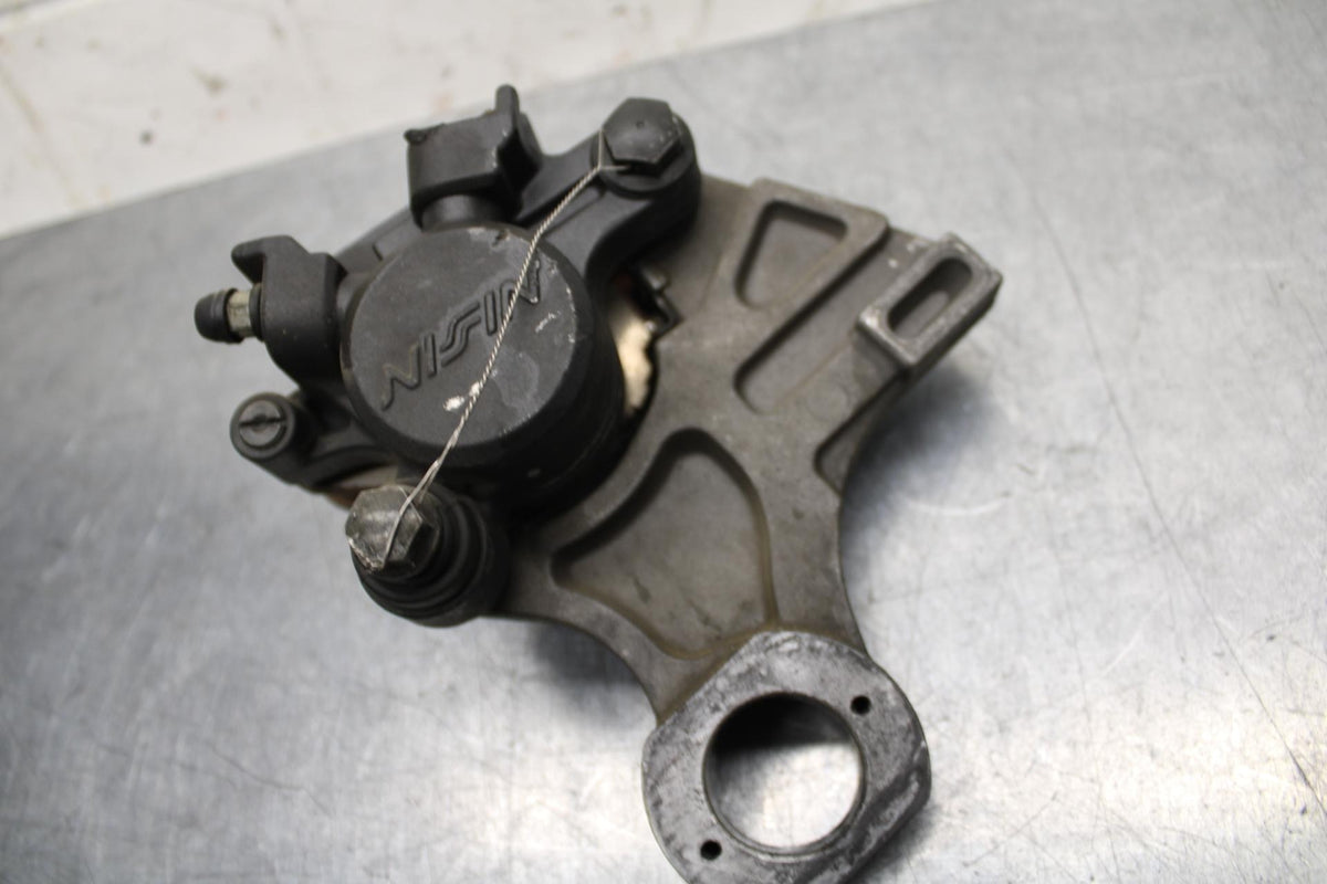05 YAMAHA YZF R6S REAR BACK BRAKE CALIPER W MOUNT BRACKET BB600