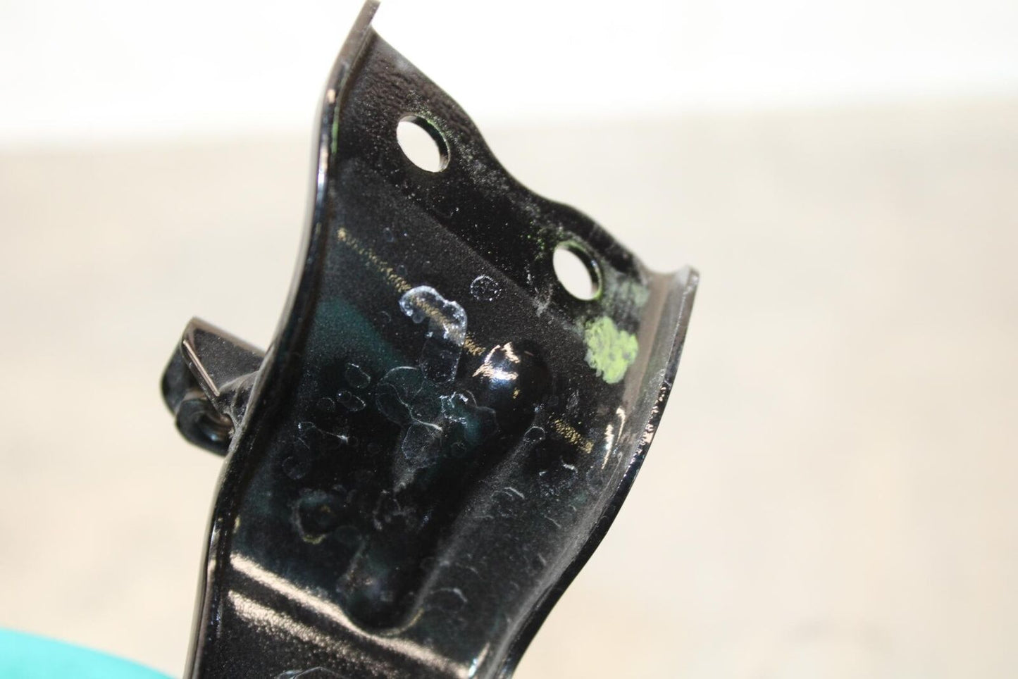 20 KAWASAKI Z400 ER400 ABS GAS TANK FUEL CELL RESERVOIR BRACKET MOUNT BB586