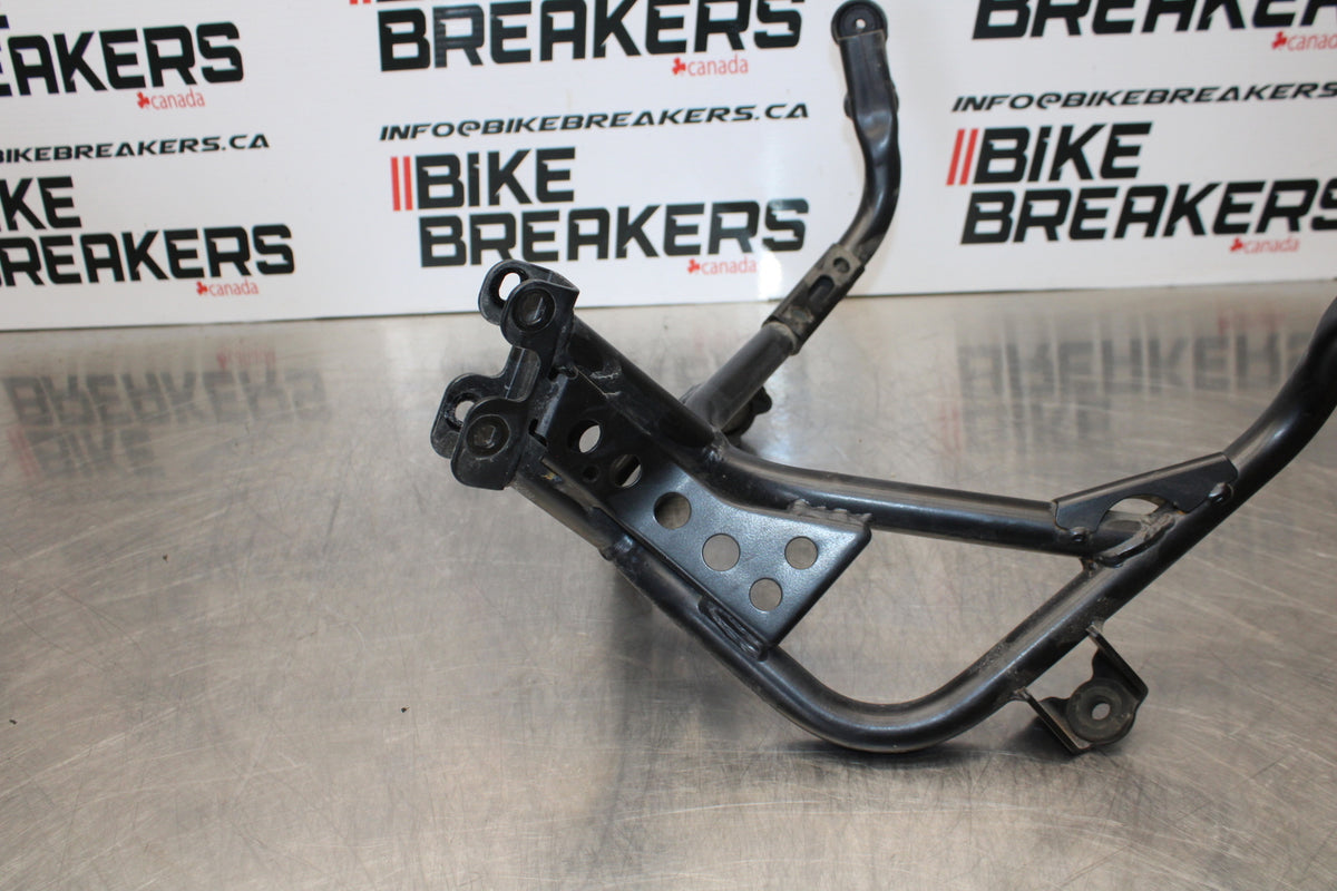 04-09 SUZUKI GS500F UPPER FAIRING MIRROR GAUGES STAY BRACKET BB165