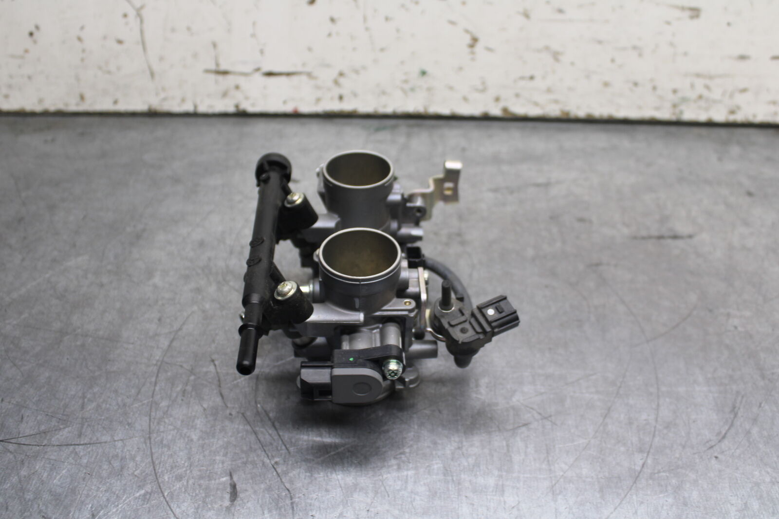 18-23 KAWASAKI NINJA 400 EX400 ABS MAIN FUEL INJECTORS / THROTTLE BODIES BB747
