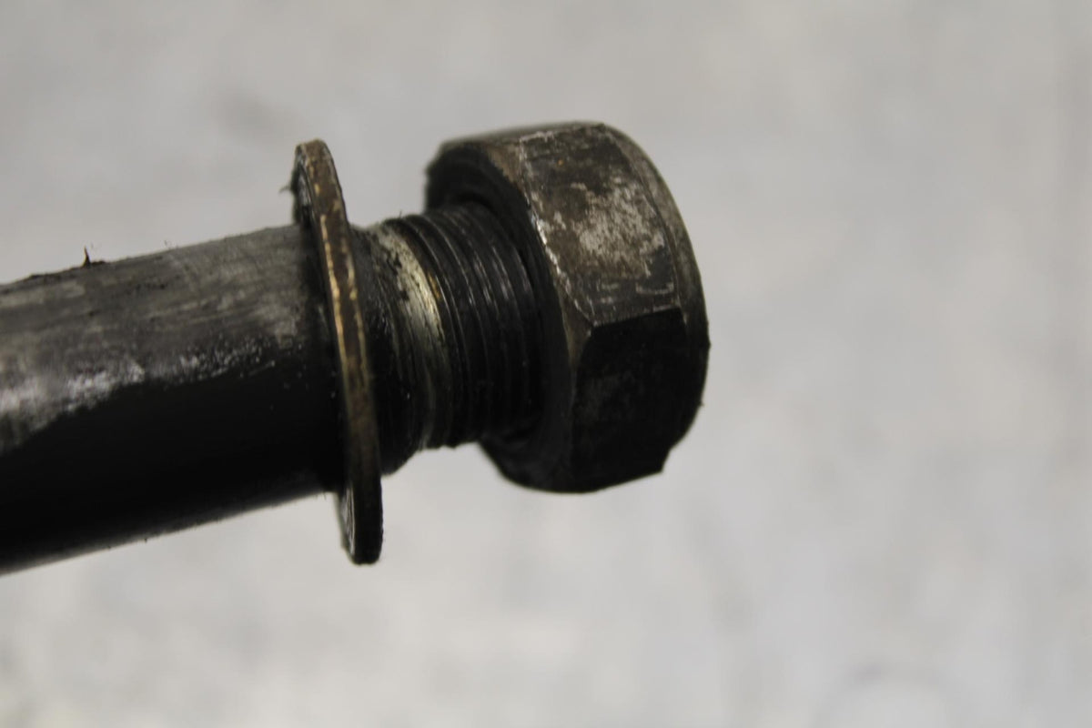 2000 Honda Super Hawk VTR1000F REAR AXLE BACK WHEEL RIM PIVOT BOLT AXEL BB577
