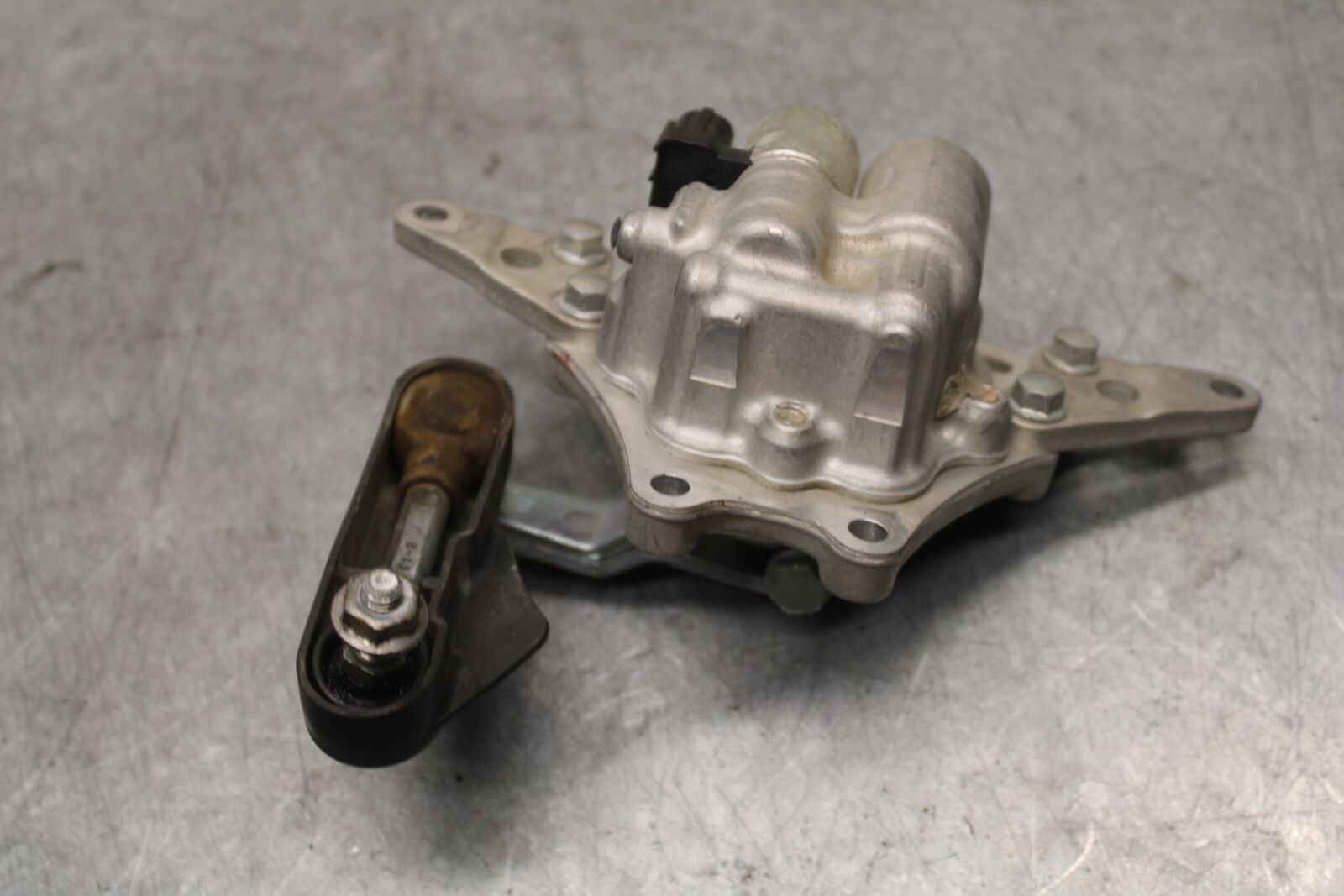 07-12 HONDA CBR600RR STEERING DAMPER STABILIZER 53700-MFJ-D01 BB672