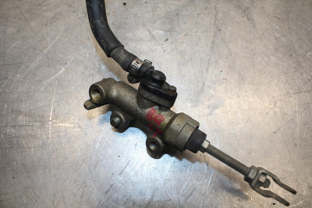 1994 Suzuki GSXR750W REAR BACK BRAKE MASTER CYLINDER W RESERVOIR BB17
