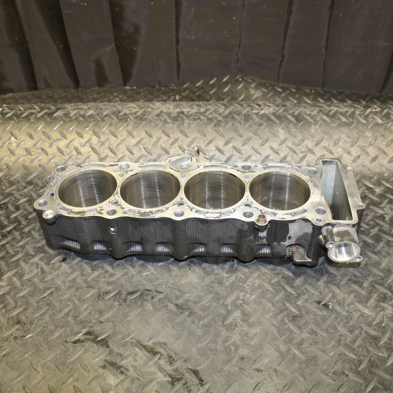 06 YAMAHA YZF R1 ENGINE MOTOR PISTON CYLINDERS BLOCK JUG BB191 B