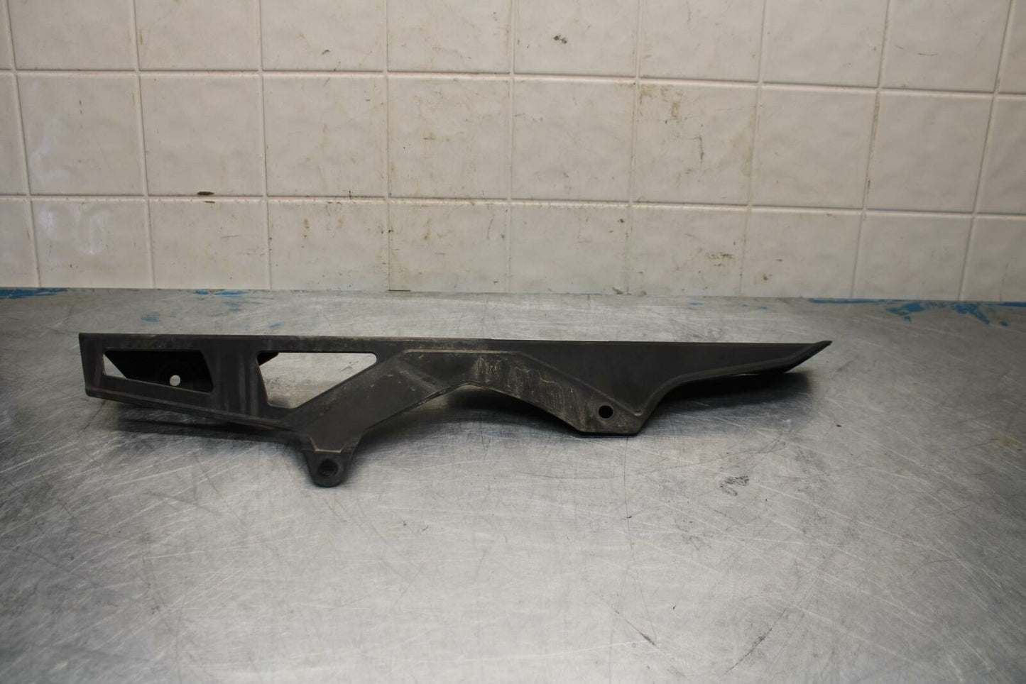 11-22 SUZUKI GSXR600 REAR BACK DRIVE CHAIN GUARD COVER SHIELD BB422