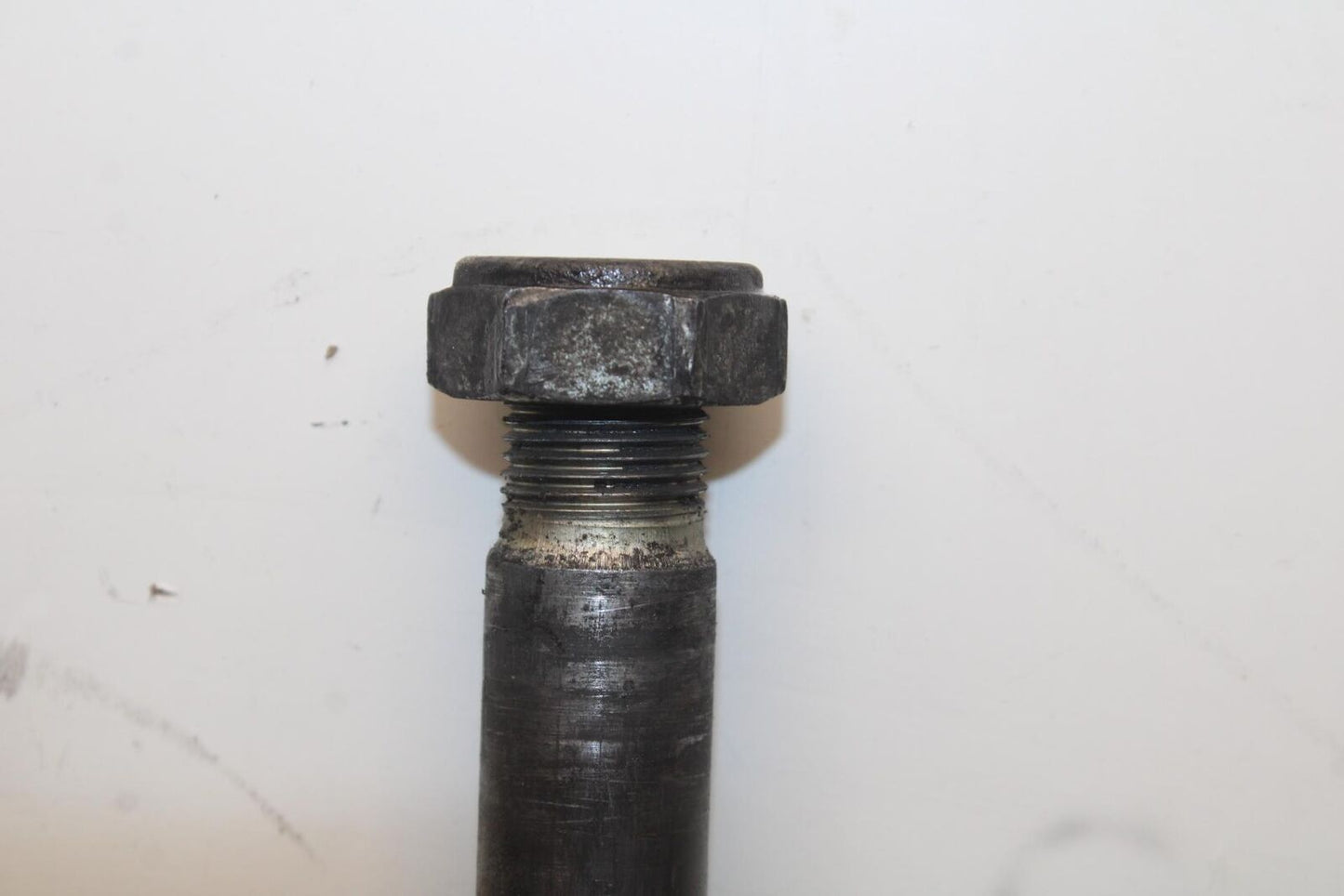 2004 Honda CBR600F4i REAR AXLE BACK WHEEL RIM BOLT AXEL 42301-MAS-000 BB606