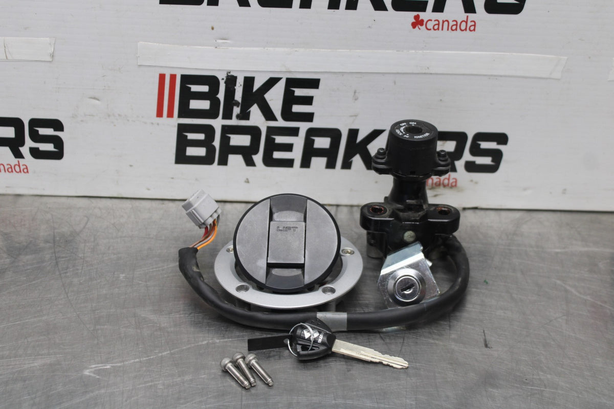 15-26 SUZUKI GSXR600 IGNITION LOCK KEY SET W/ GAS CAP AND SEAT LOCK BB888