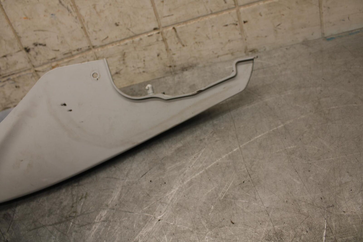 2007 Suzuki GSXR750 RIGHT REAR TAIL FAIRING COWL SHROUD 45501-02H00-YBD BB546