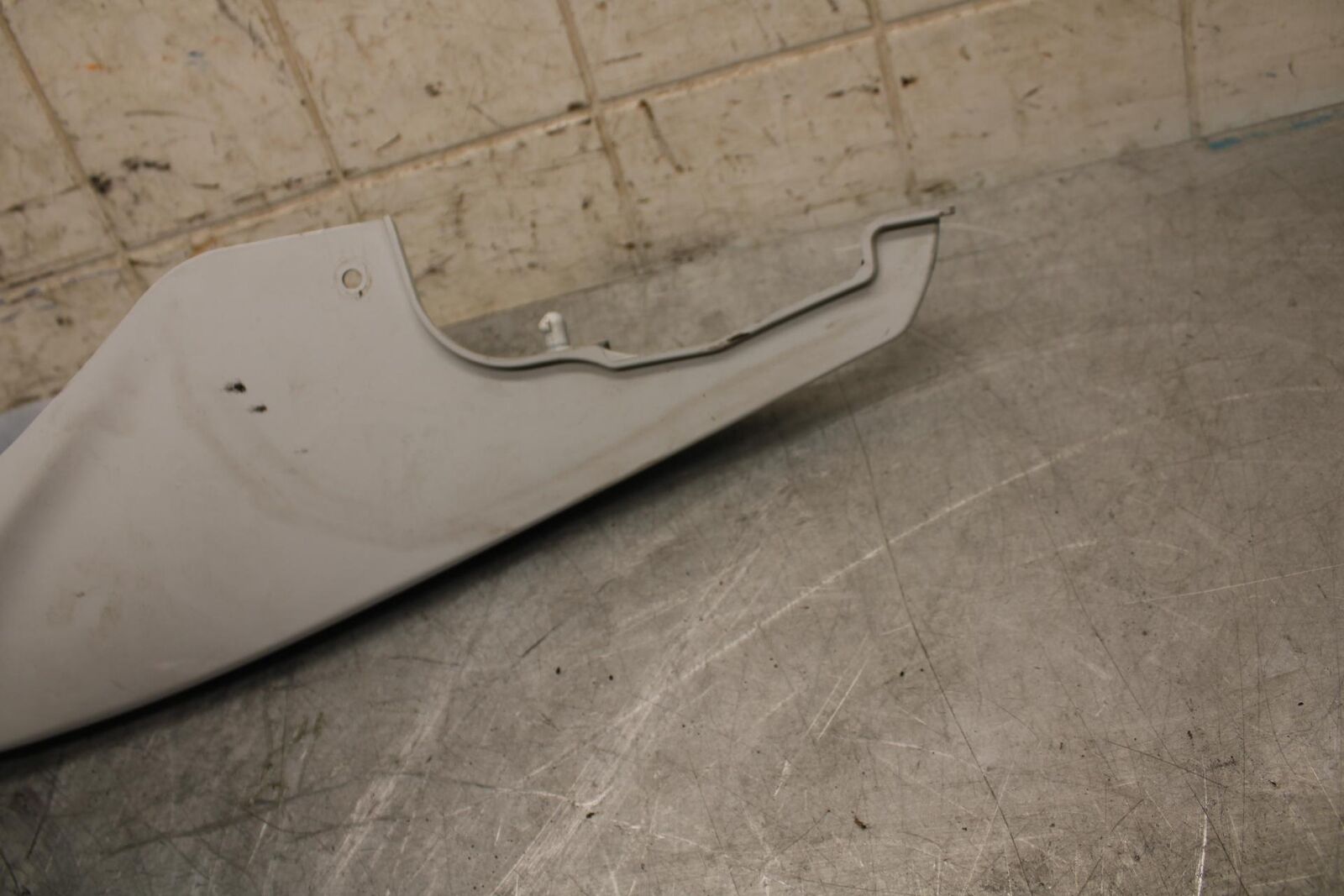 2007 Suzuki GSXR750 RIGHT REAR TAIL FAIRING COWL SHROUD 45501-02H00-YBD BB546