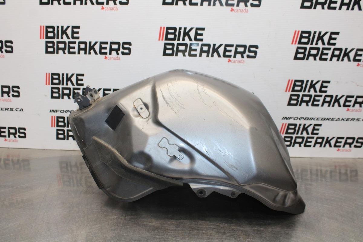 13 YAMAHA YZF R1 GAS TANK FUEL CELL PETROL RESERVOIR BB781