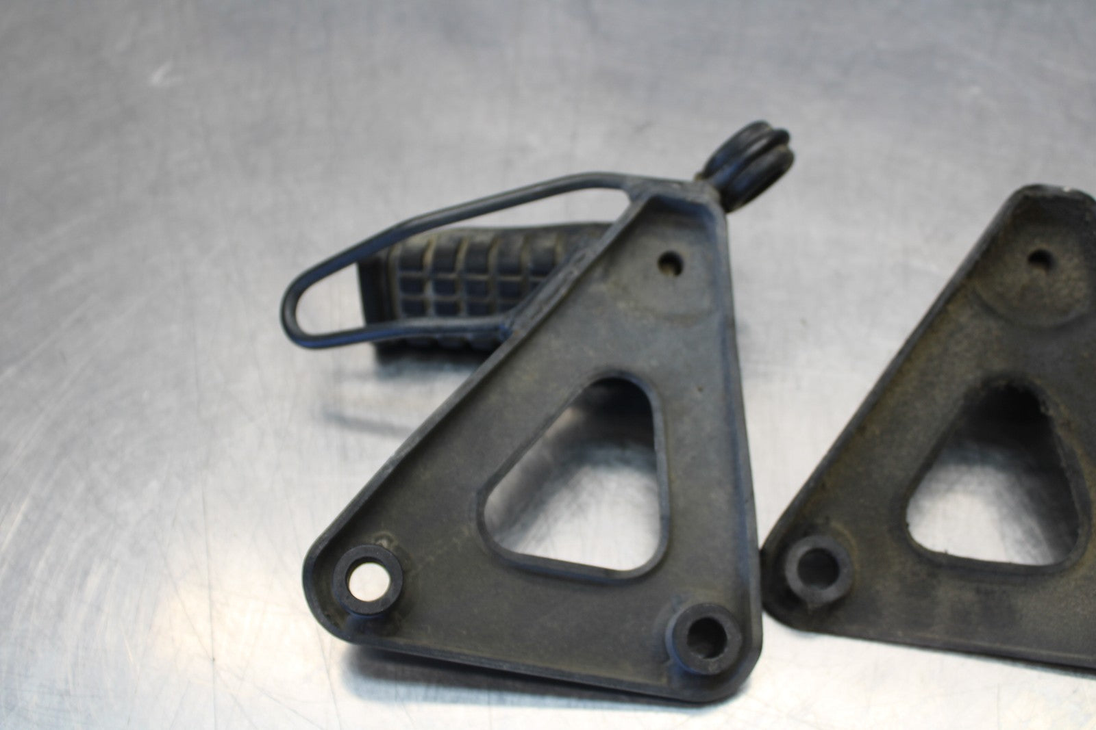 08-18 KAWASAKI KLR650 REAR BACK PASSENGER PEG SET PAIR BB183