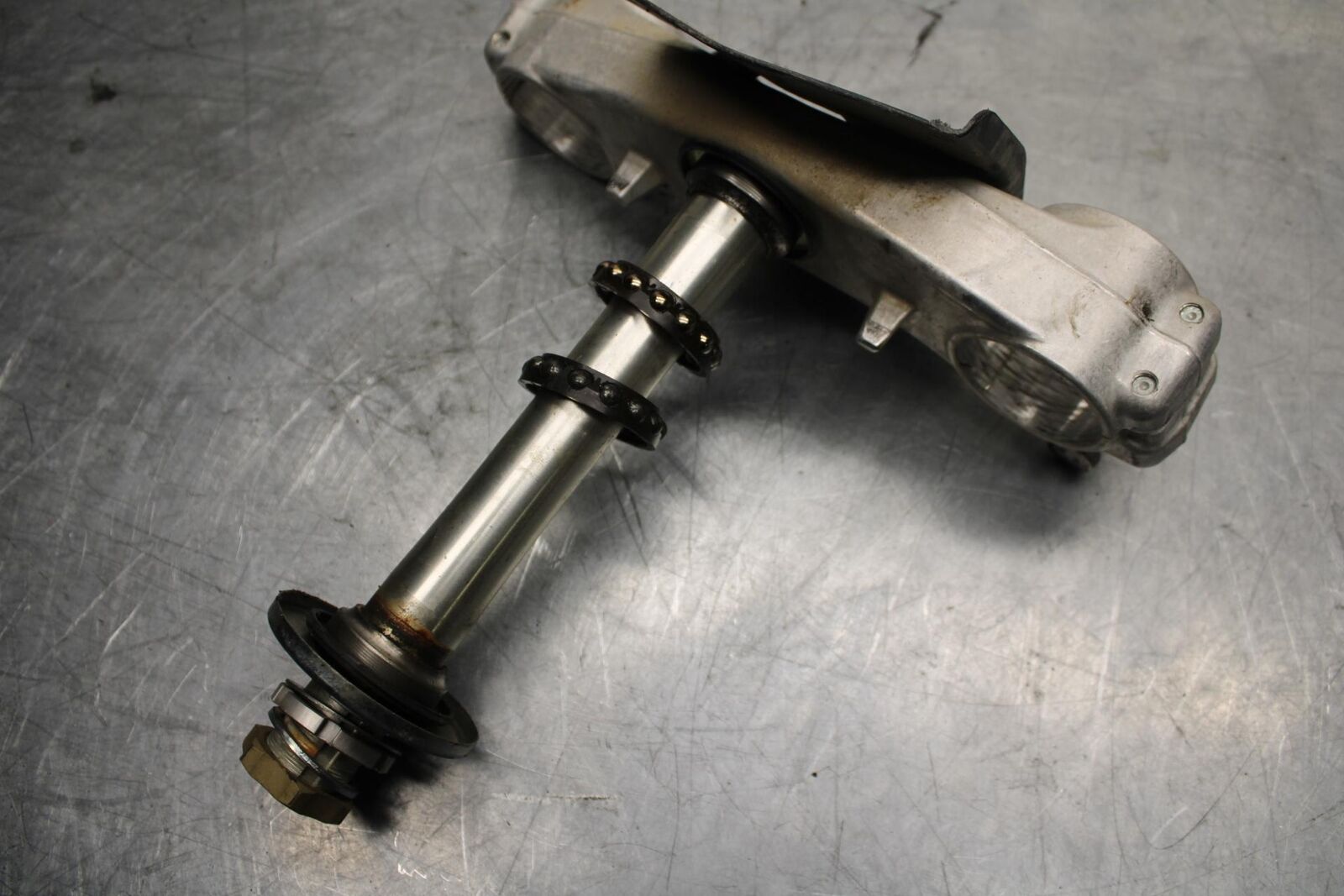 08-10 SUZUKI GSXR750 FRONT FORKS CLAMP LOWER TRIPLE TREE STEM 51410-01H10 bb476