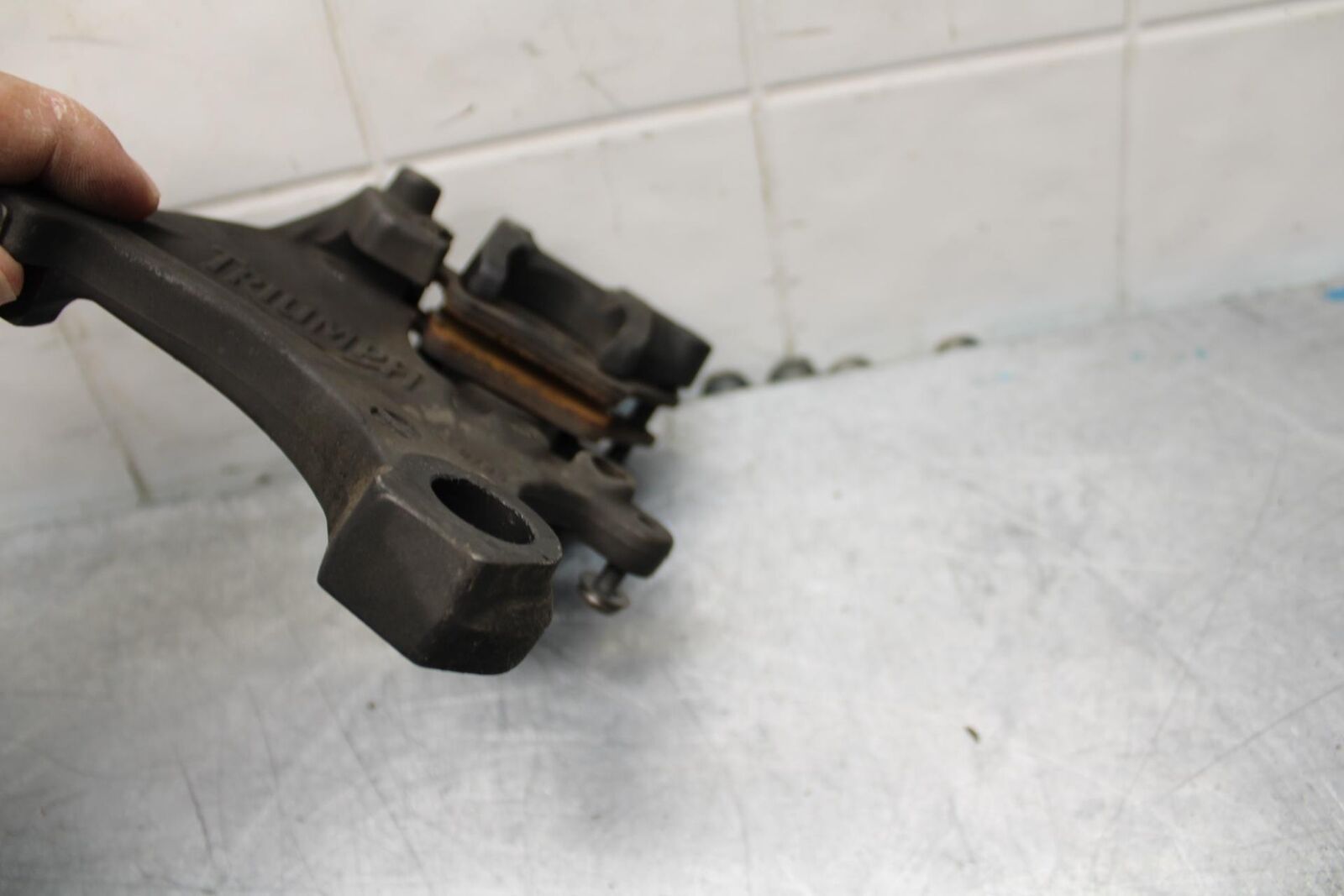 14-15 TRIUMPH STREET TRIPLE R REAR BACK BRAKE CALIPER W MOUNT BRACKET BB441