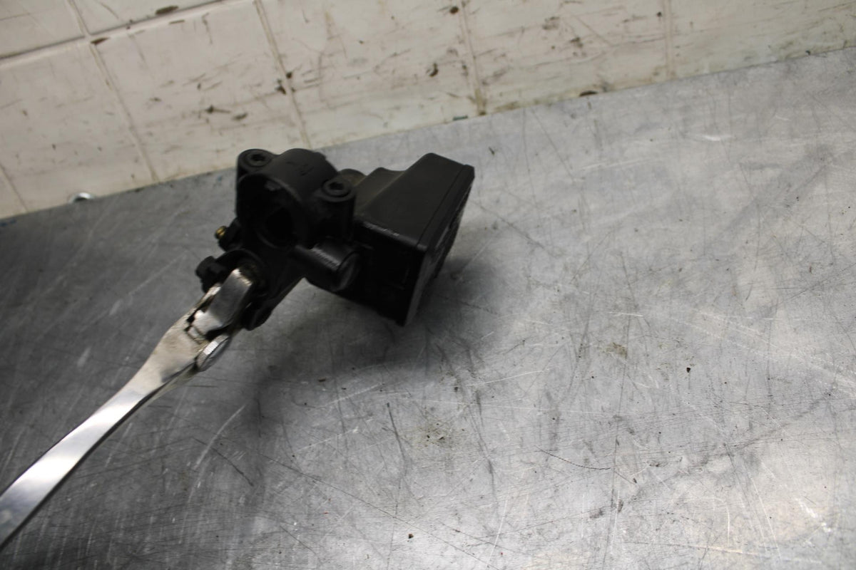 03 KAWASAKI ZX12R FRONT BRAKE MASTER CYLINDER w/ LEVER BB472