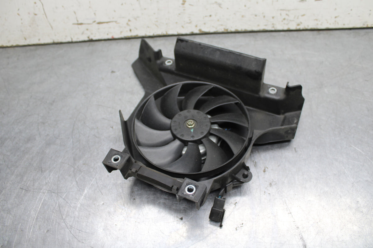 19-22 KAWASAKI Z400 ENGINE RADIATOR COOLING FAN BB738