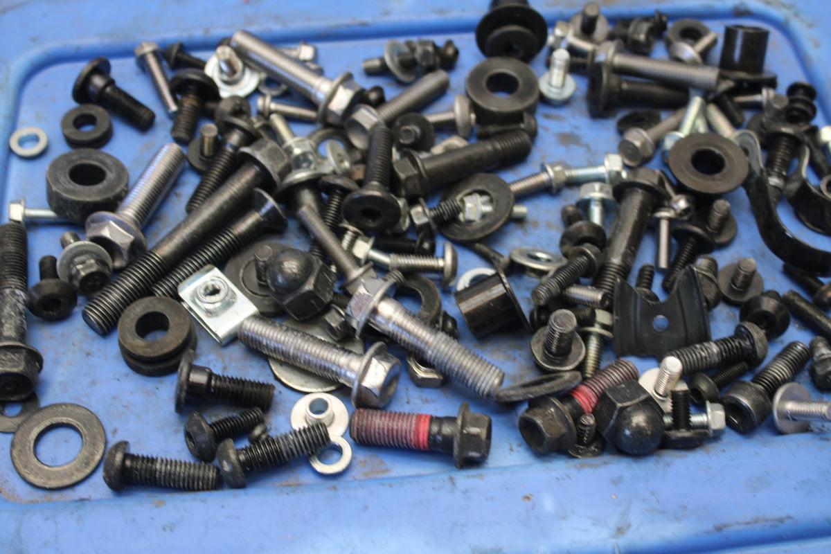 24-25 KAWASAKI ELIMINATOR 450 MOUNTING BOLTS HARDWARE SCREWS BB869
