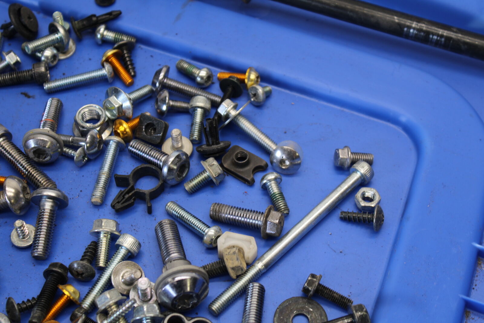 08-16 YAMAHA YZF R6 ENGINE MOUNTING BOLTS HARDWARE MOTOR SCREWS BB665