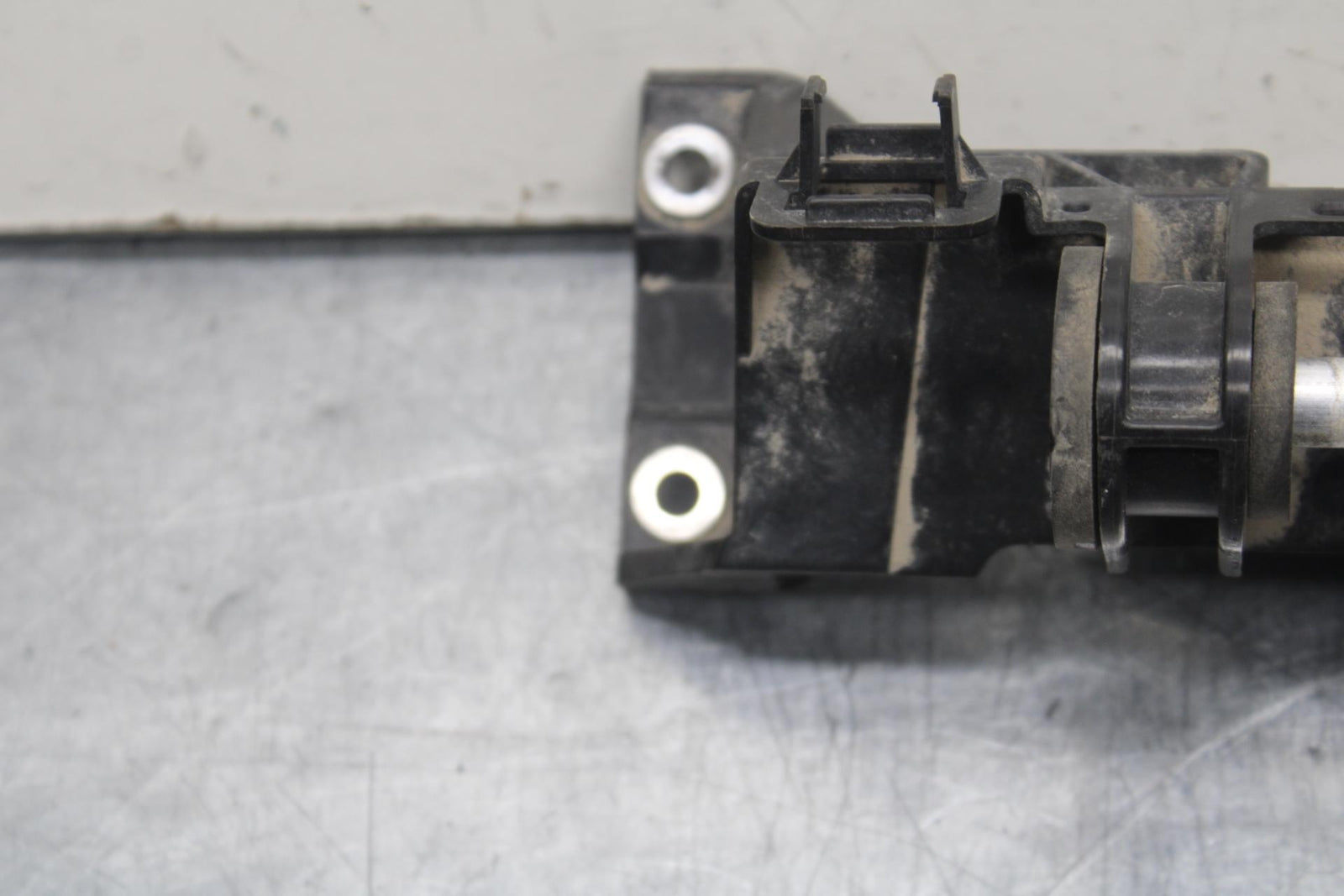 2016 BMW S1000R ABS FRONT GAS TANK BRACKET MOUNT BB604