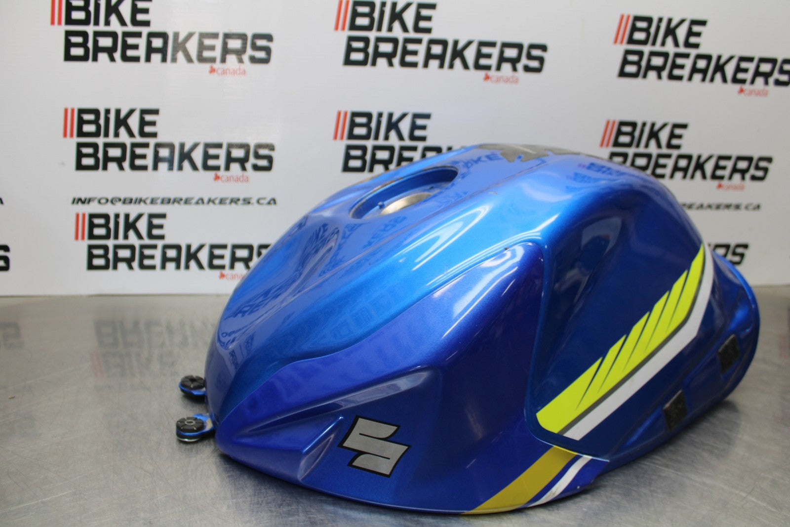 11-22 SUZUKI GSXR 600  GAS TANK FUEL CELL PETROL RESERVOIR BB193
