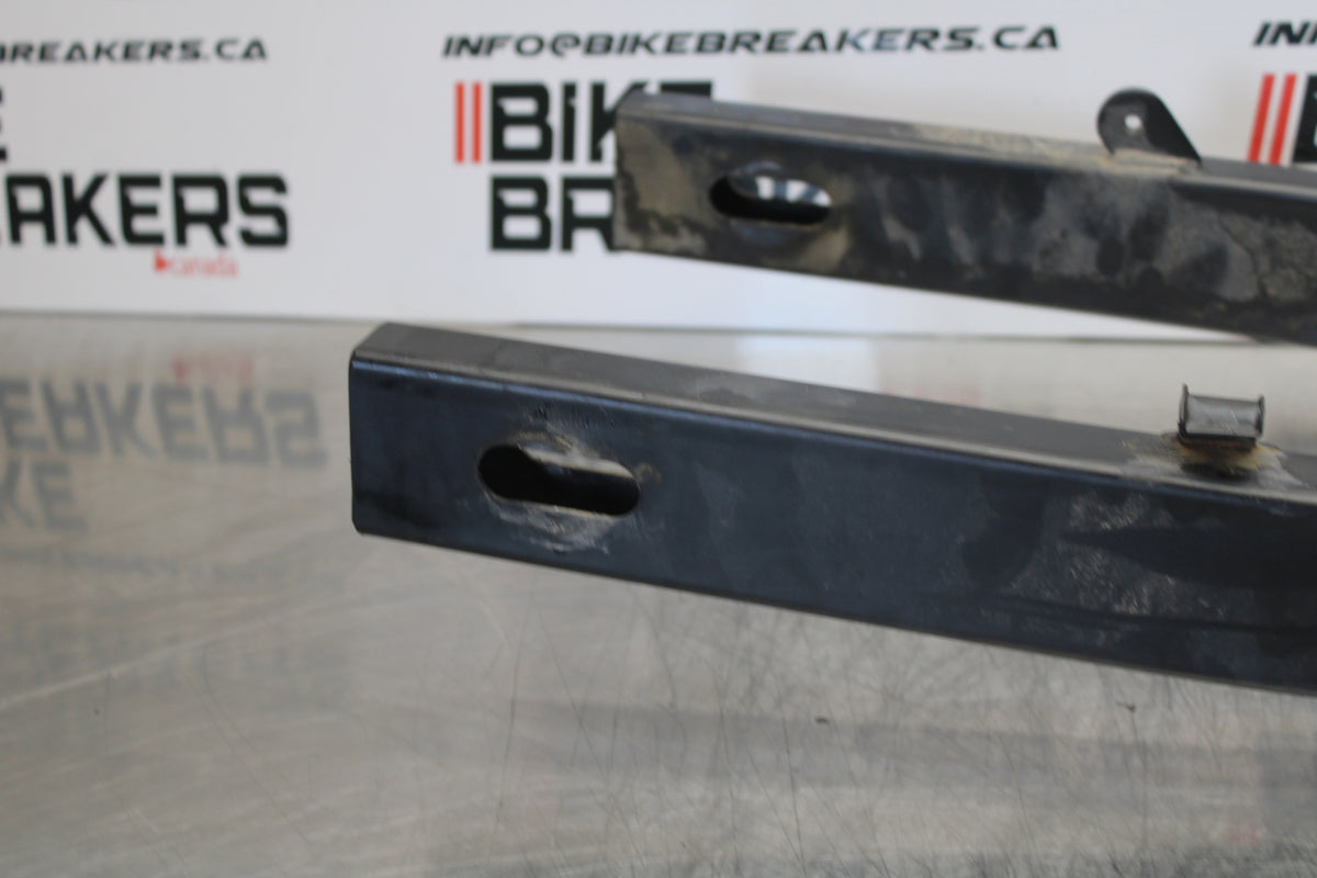 04-09 SUZUKI GS500F REAR SWINGARM BACK SUSPENSION SWING ARM BB165