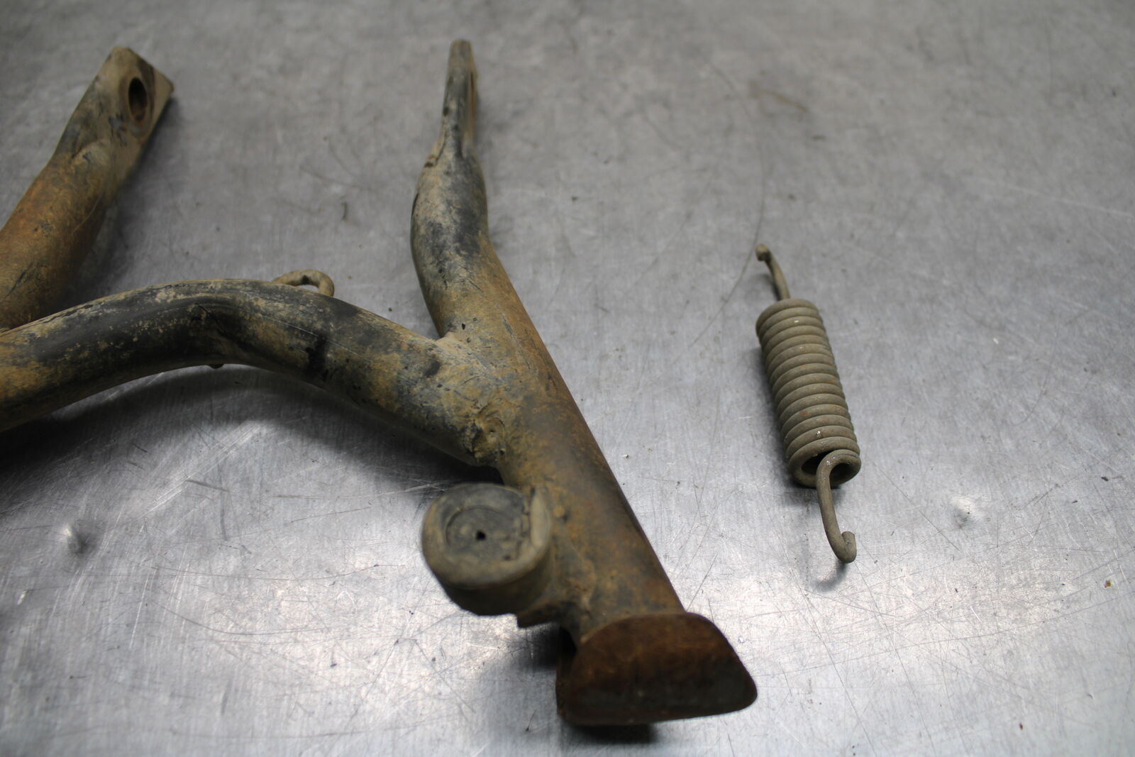 1984 Yamaha Virago 1000 CENTER MAIN STAND BB117