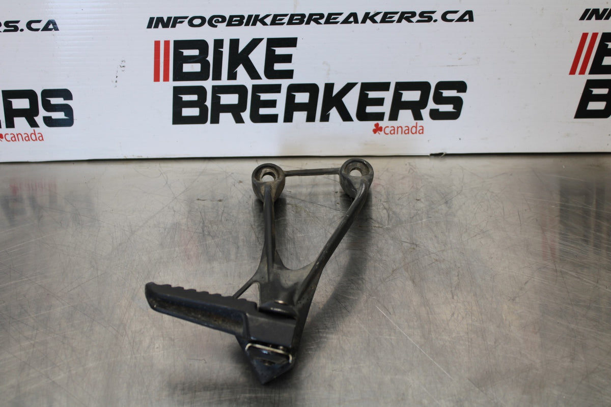 2007 Kawasaki Ninja ZX6R ZX600P RIGHT REAR BACK PASSENGER PEG BB175
