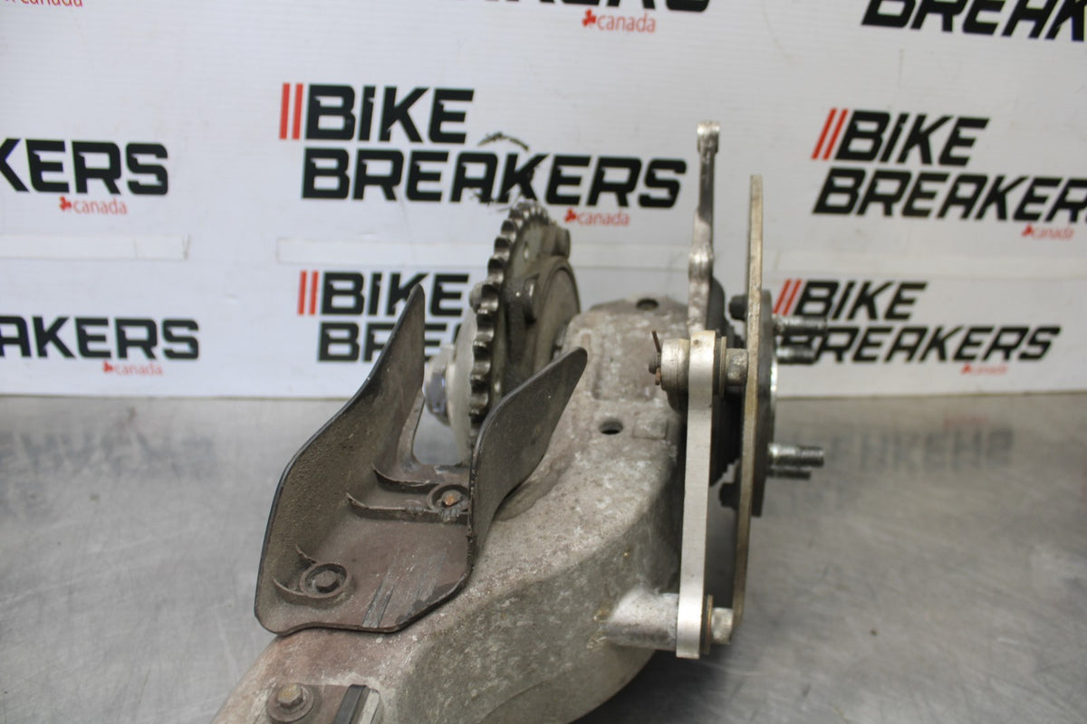 06-07 HONDA INTERCEPTOR 800 VFR800 REAR SWINGARM BACK SUSPENSION SWING ARM BB917