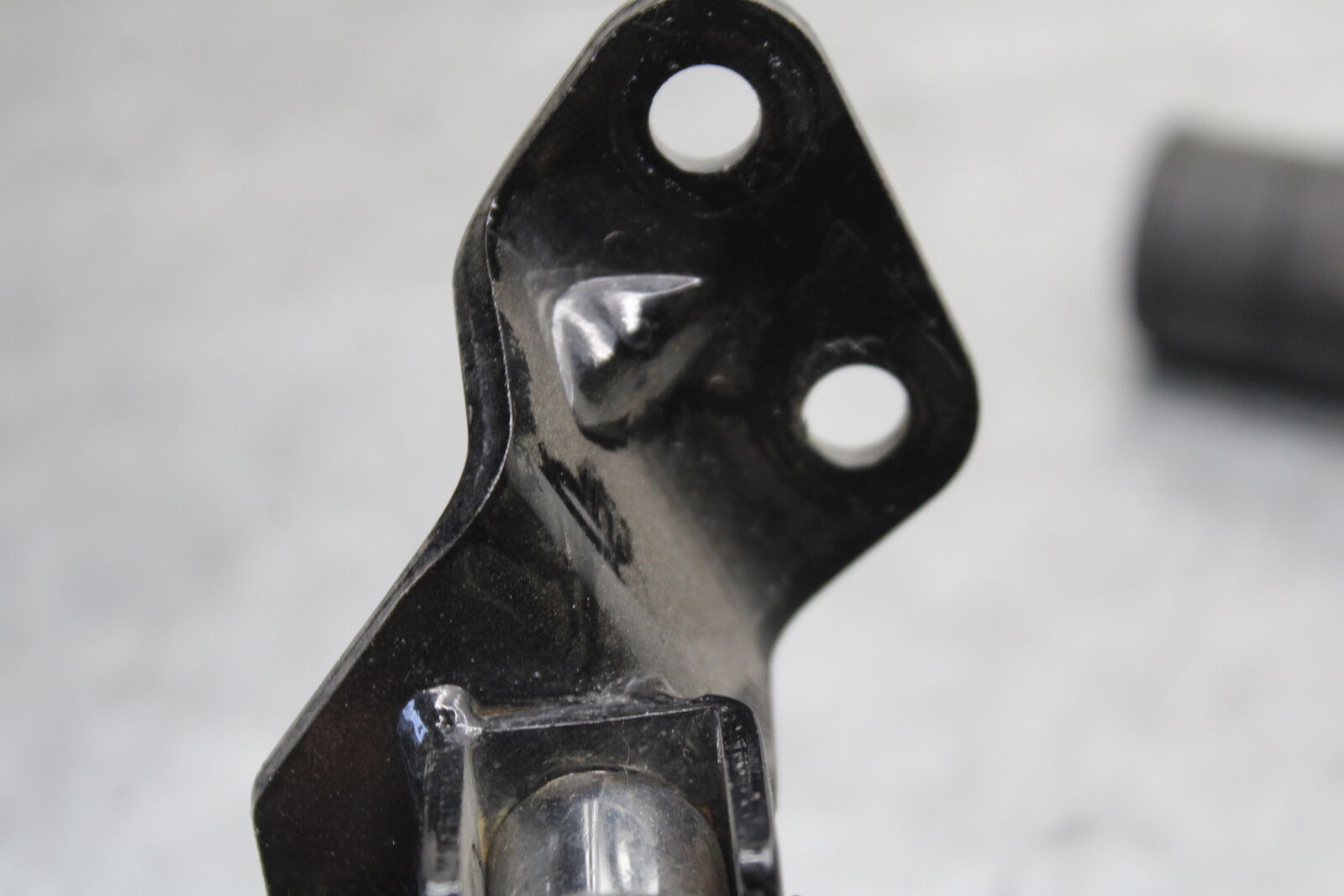 05-06 SUZUKI BOULEVARD M50 REAR PASSENGER FOOT STEP PEG BB671