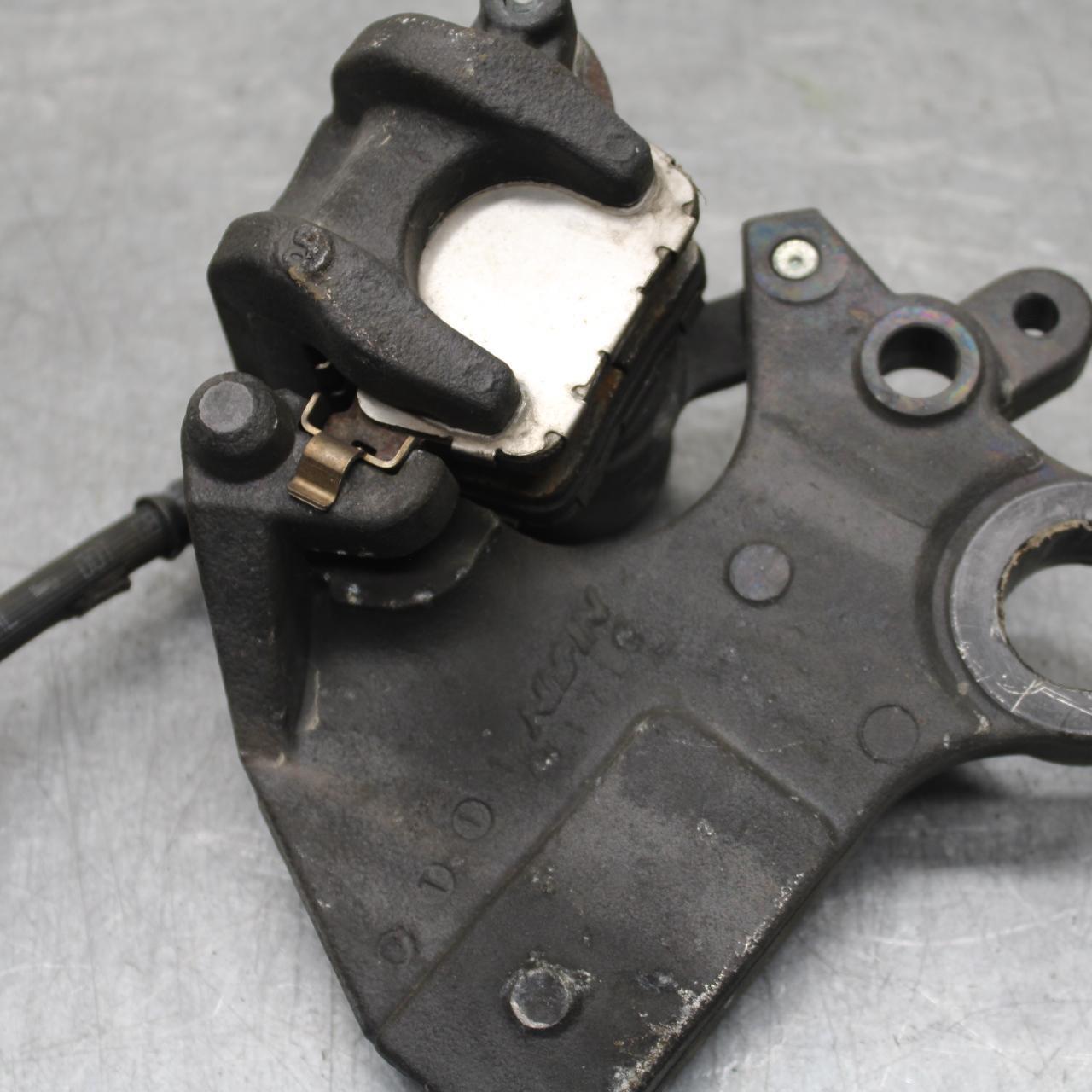 21 KAWASAKI NINJA ZX6R REAR BACK BRAKE CALIPER W MOUNT BRACKET  BB647