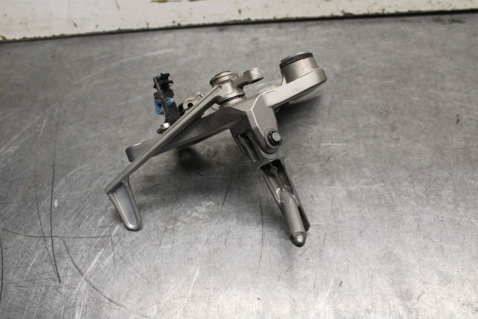 17-21 HONDA CBR1000RR SP RIGHT REARSET REAR SET DRIVER FOOT PEG REST STOP BB681