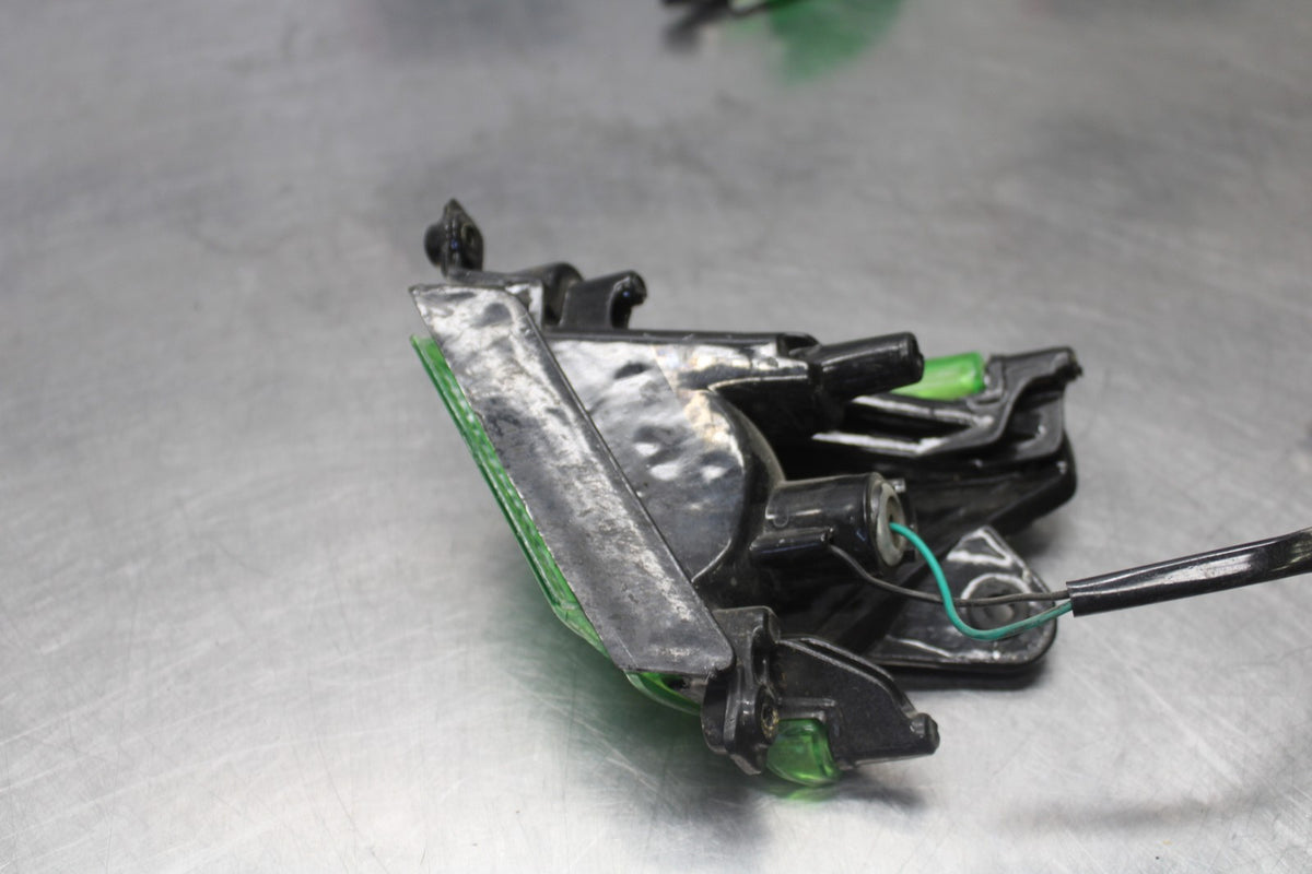 04-05 KAWASAKI NINJA ZX10R AFTERMARKET FRONT LEFT RIGHT TURN SIGNALS LIGHT BB931