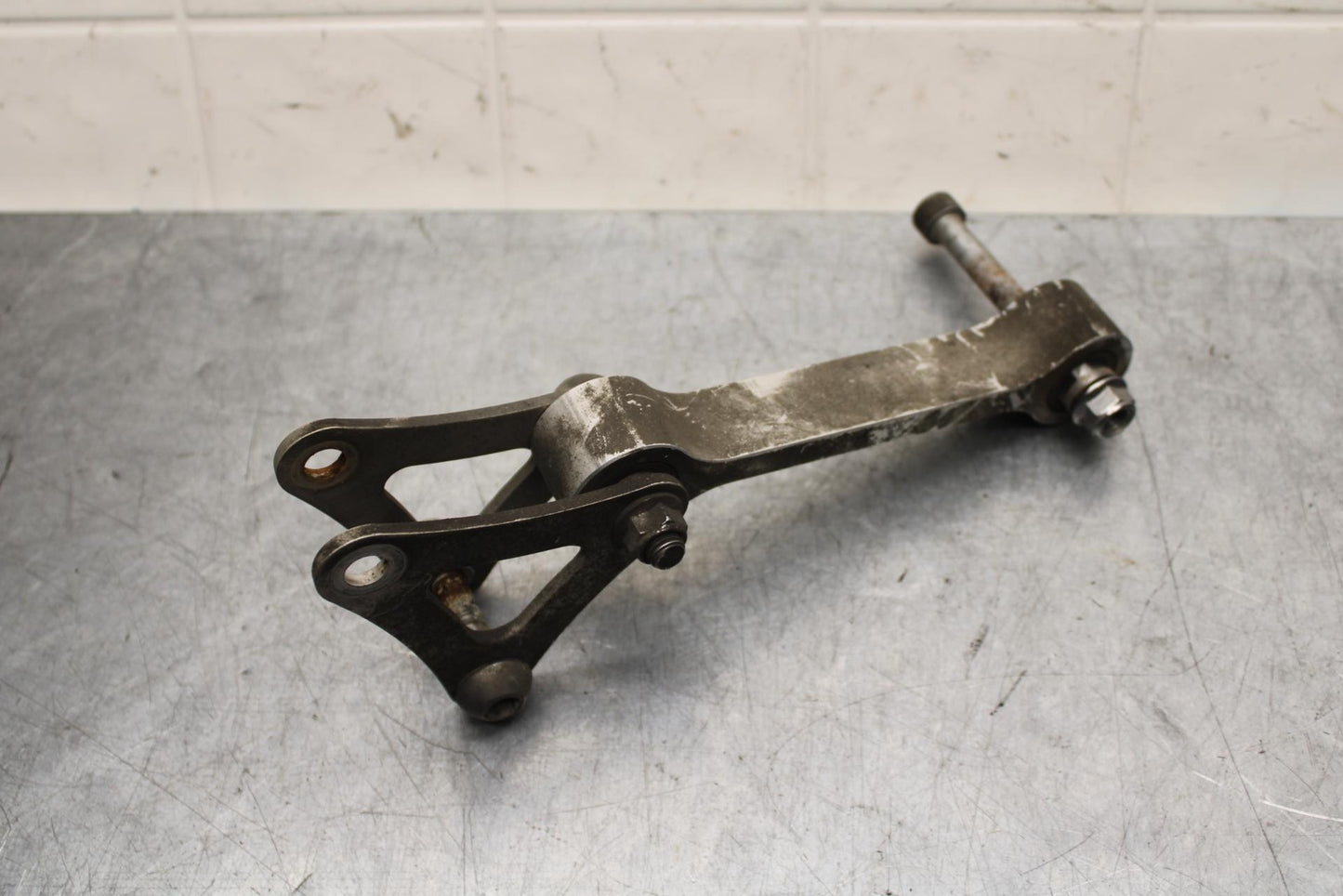 2009 Triumph Daytona 675 REAR DOGBONE SHOCK LINKAGE LINK  BB584