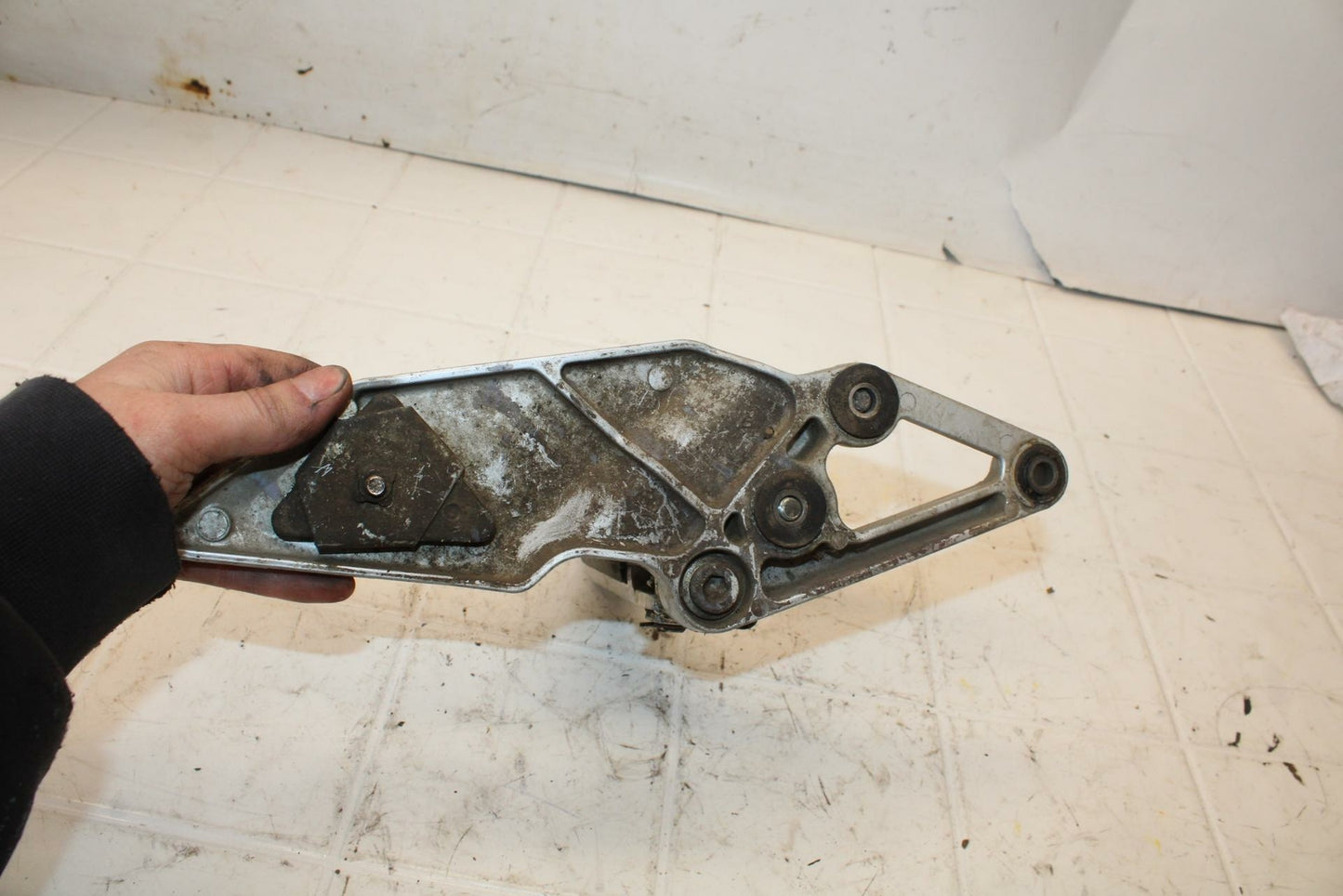 93-96 SUZUKI GSXR1100W LEFT REARSET REAR SET DRIVER FOOT PEG REST STOP BB12 #B