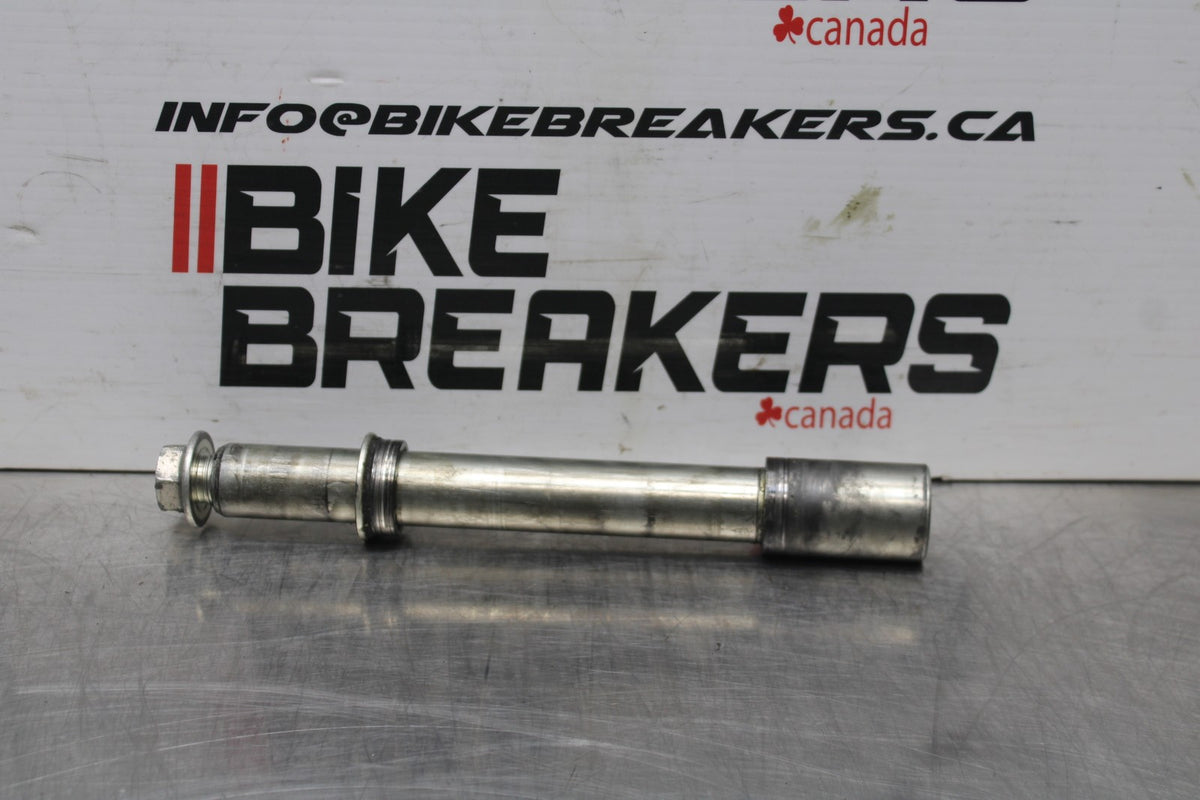 06-07 SUZUKI GSXR 600 FRONT WHEEL RIM AXLE PIVOT BOLT BB845