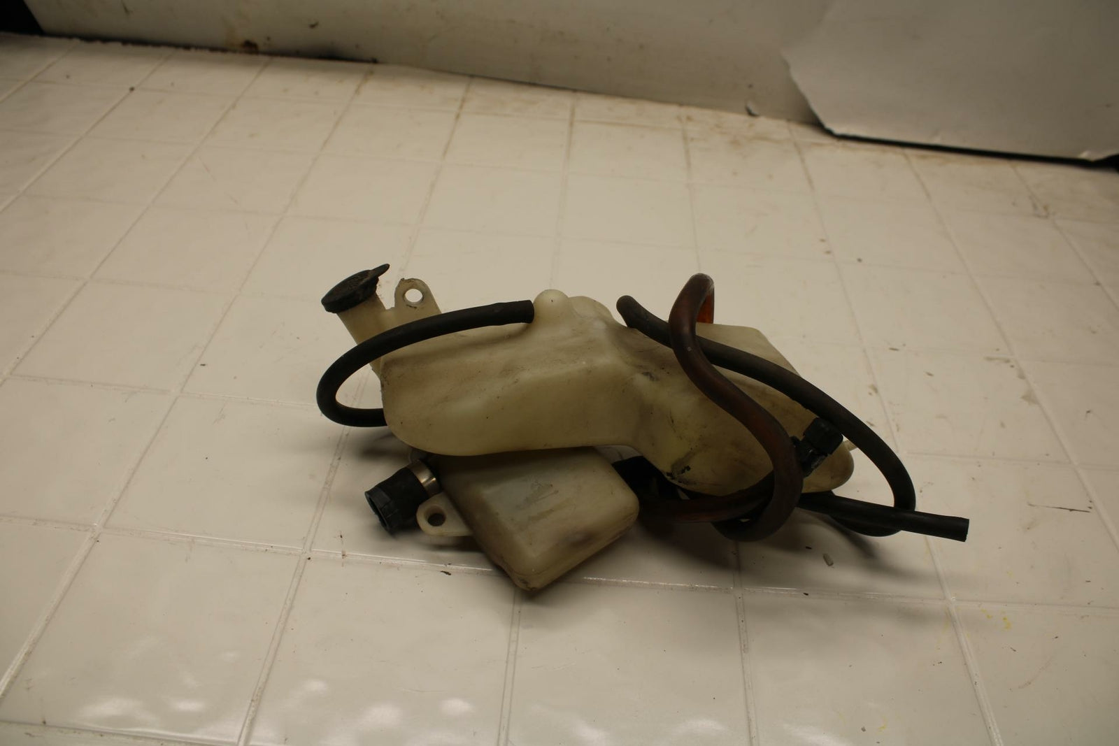 00-01 HONDA RVT1000R RC51 COOLANT WATER TANK RESERVOIR BOTTLE BB03b