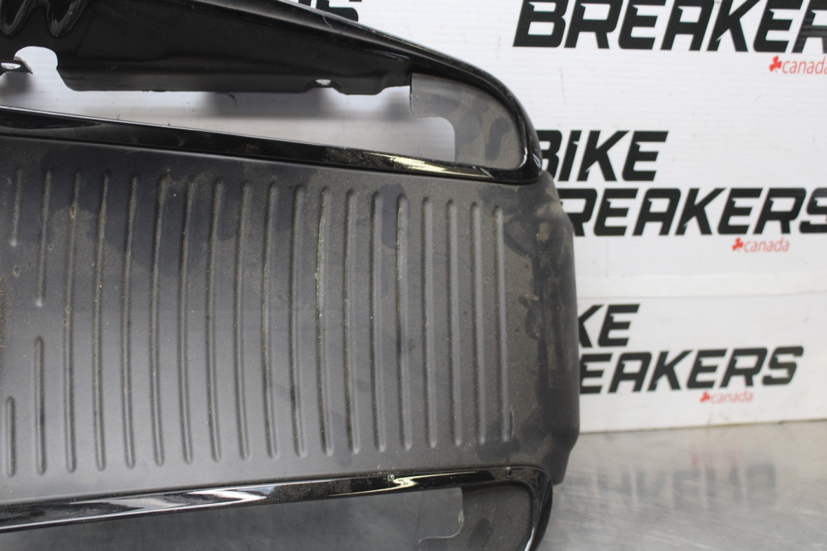 09-17 HARLEY-DAVIDSON V-ROD RADIATOR GRILLE GRILL SHIELD GUARD BB886