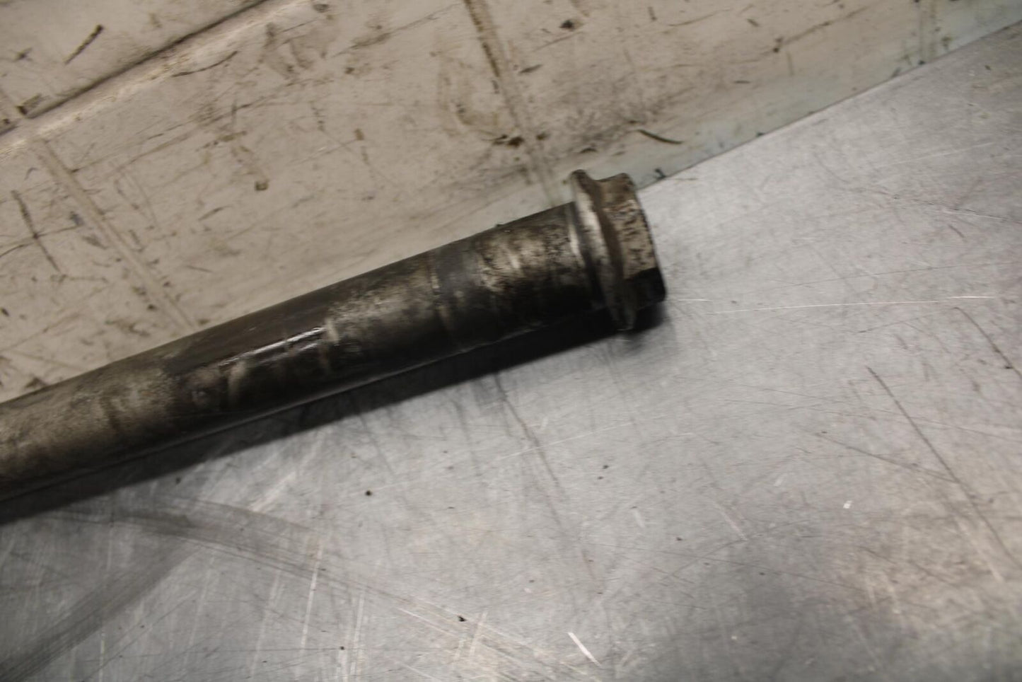 2003 Honda CBR600RR REAR AXLE BACK WHEEL RIM PIVOT BOLT AXEL 42301-MEE-000 BB511