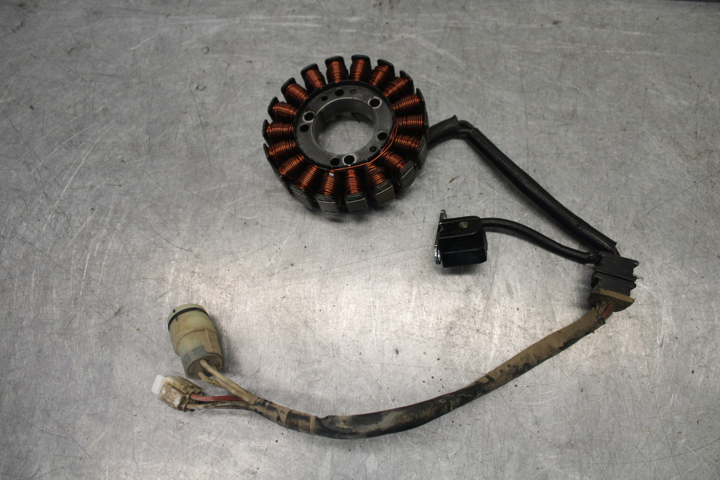 2004 Yamaha Raptor 660R YFM660R STATOR GENERATOR ALTERNATOR MAGNETO BB695