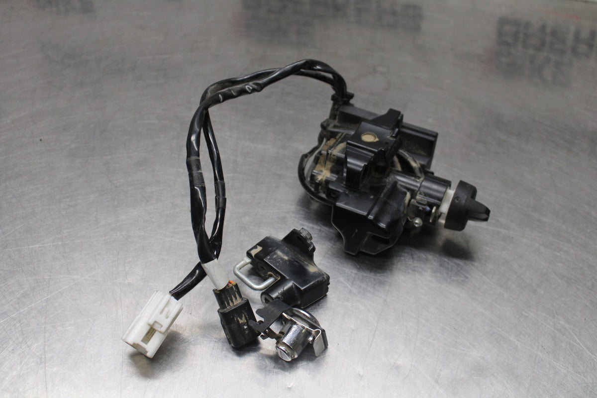 24-25 KAWASAKI NINJA 500 EX500J ABS IGNITION LOCK SEAT & HELMET LOCK BB934