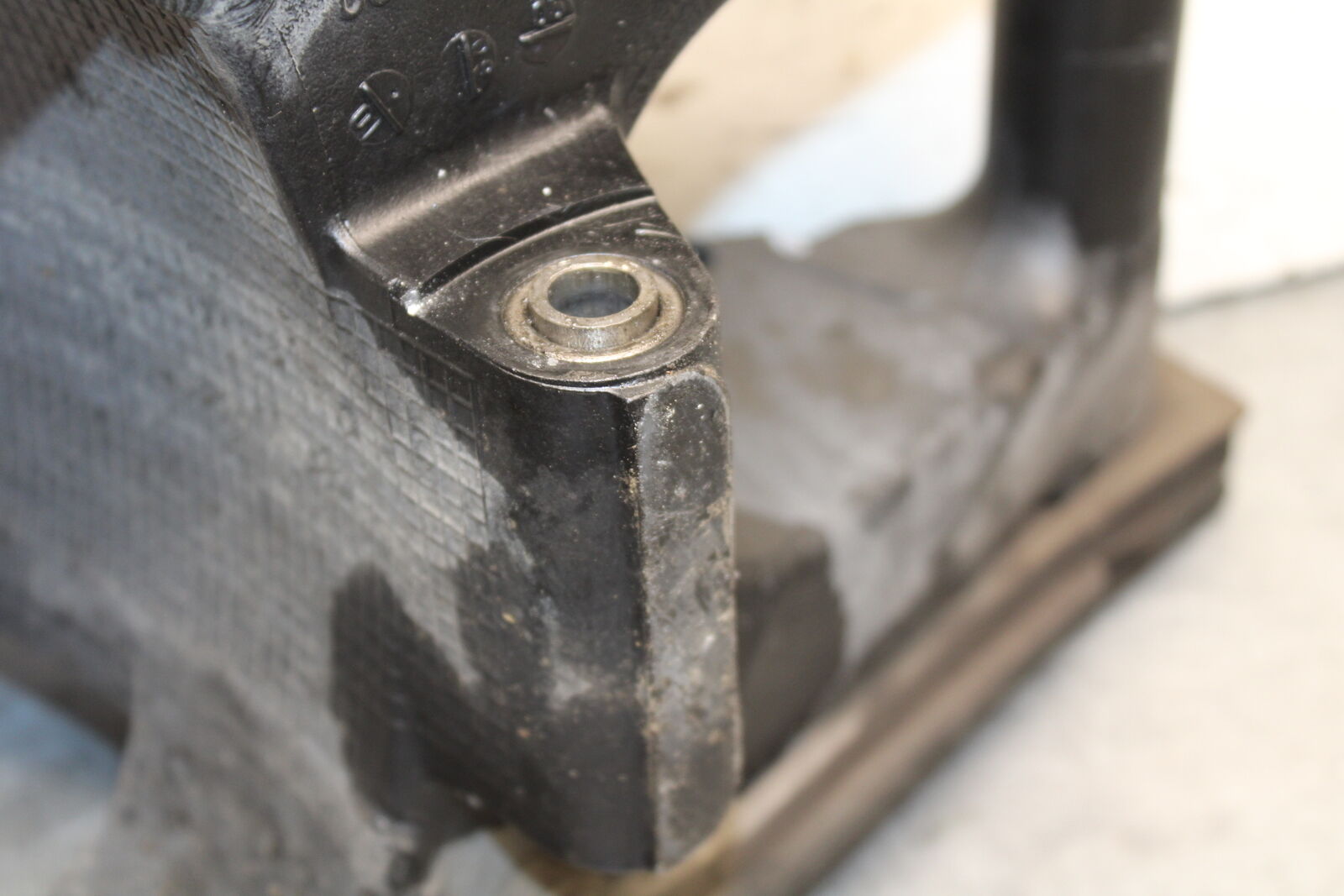 05-06 SUZUKI GSXR1000 REAR SWINGARM SUSPENSION SWING ARM 61000-41G00-YAP BB663